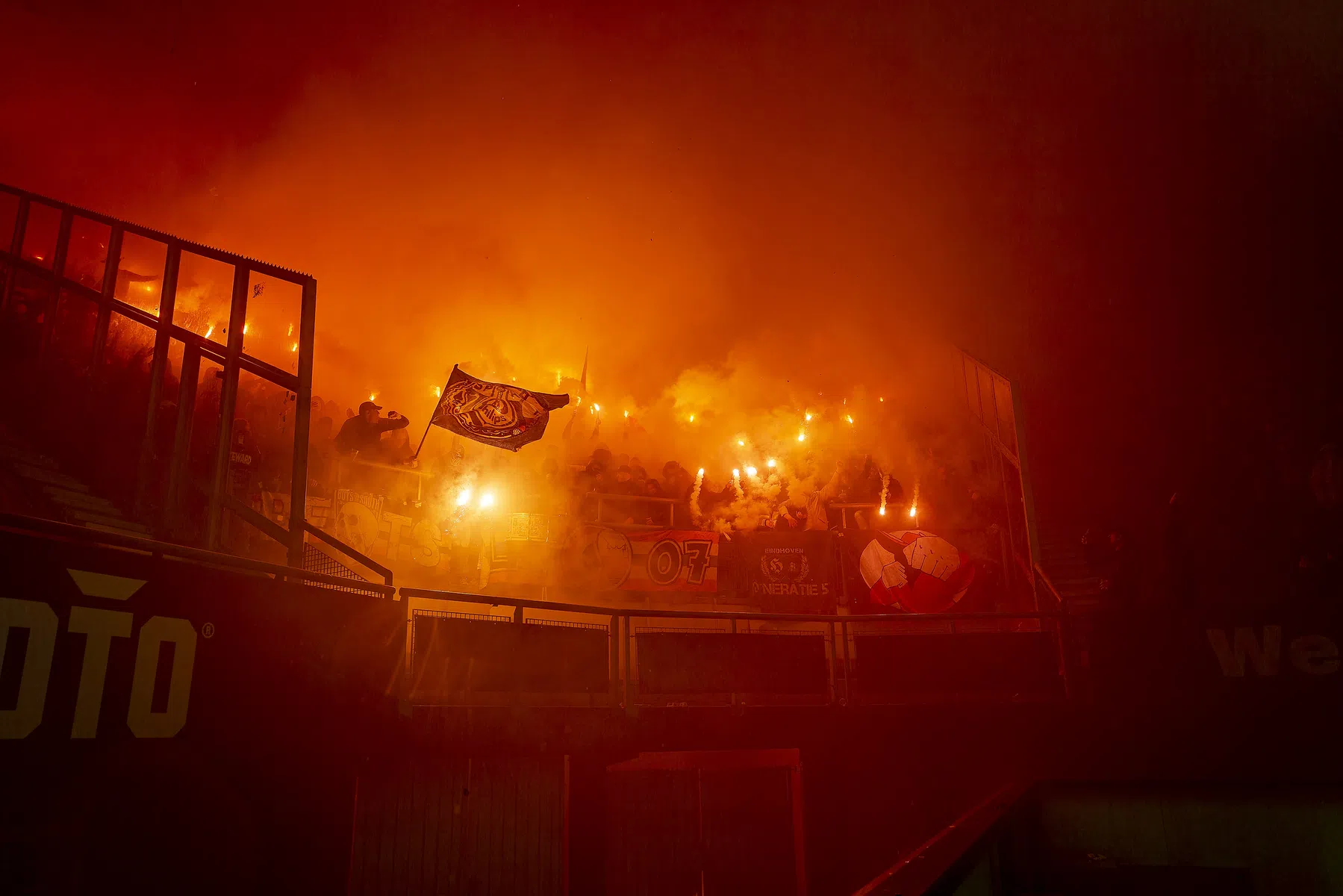 PSV-supporters gestraft na vuurwerkincident in Heerenveen