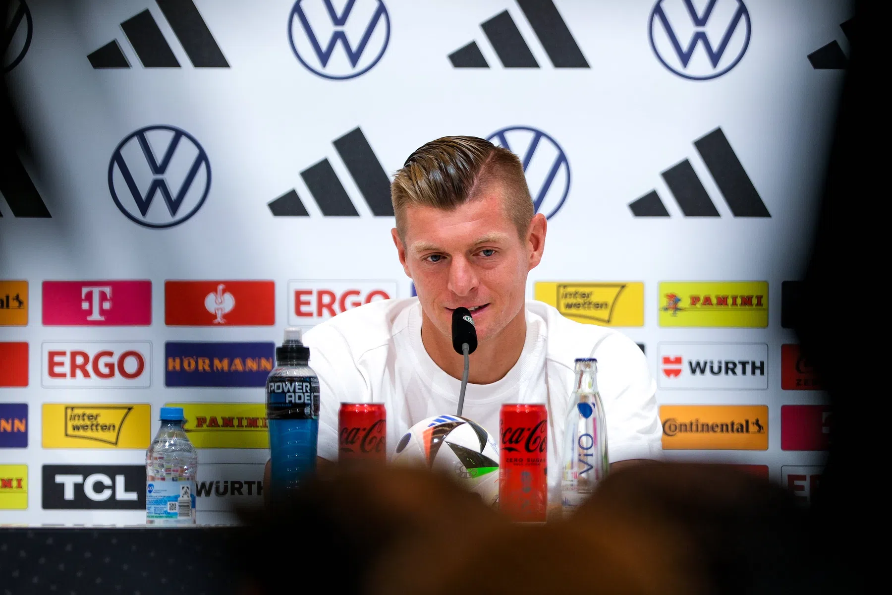 Kroos laat zich uit over akkefietje tussen Rüdiger en Füllkrug: 'Eigen schuld'