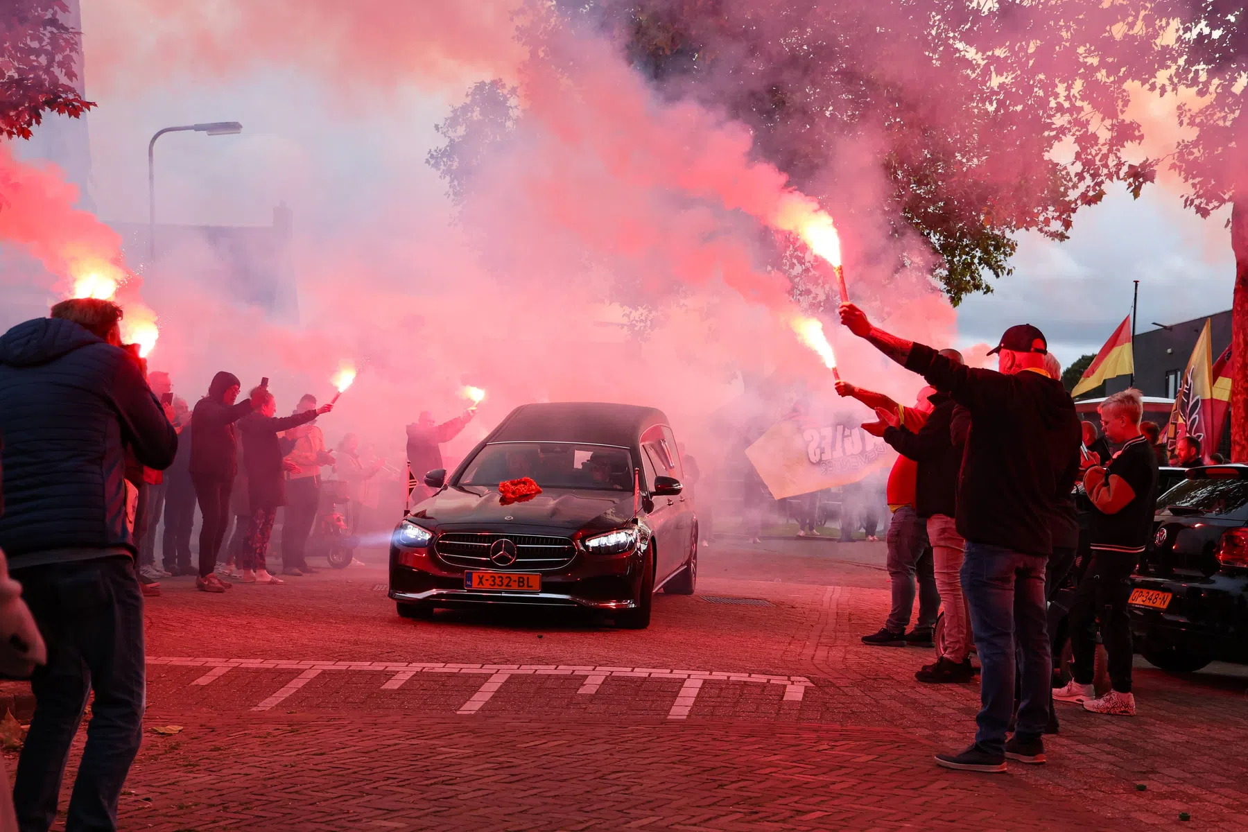 Ultra-emotioneel afscheid toont hoe rijk Kees Vierhouten écht was