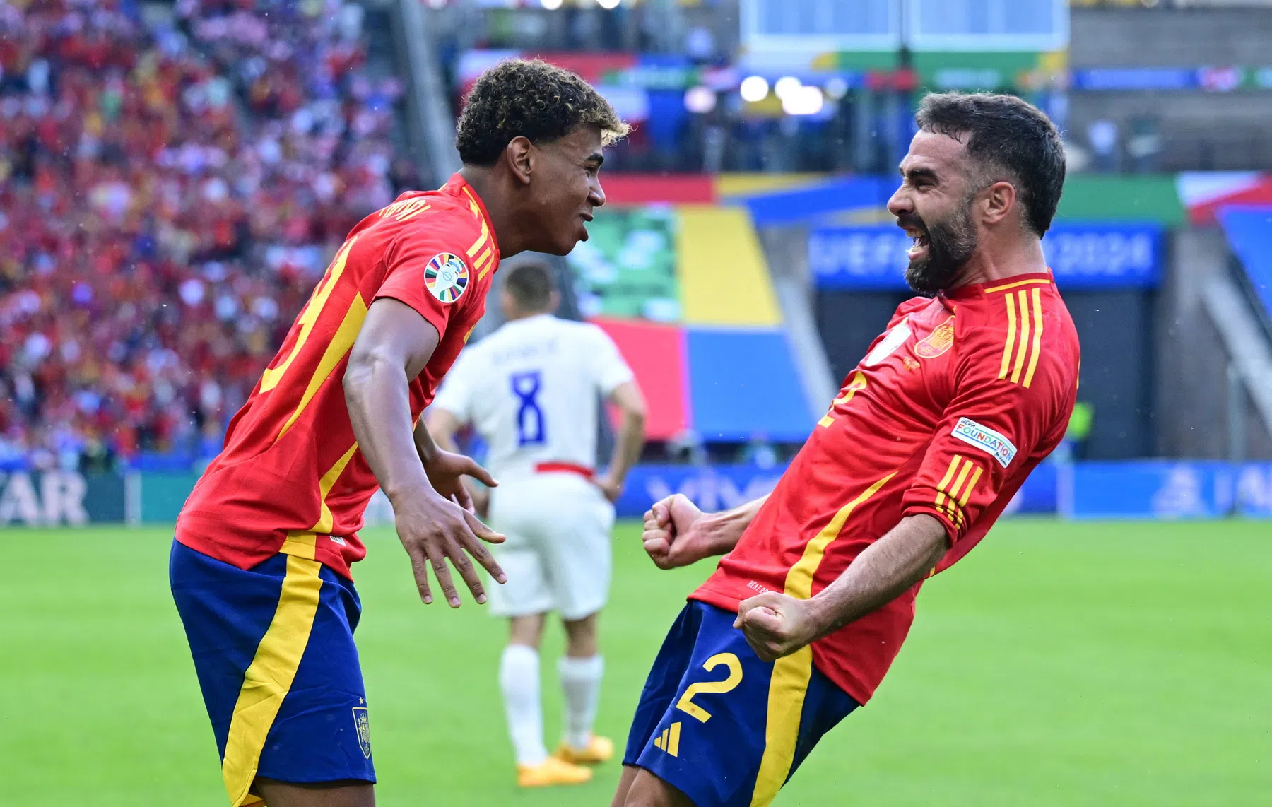 Flitsende Spanjaarden delen direct enorme dreun uit aan Kroatië