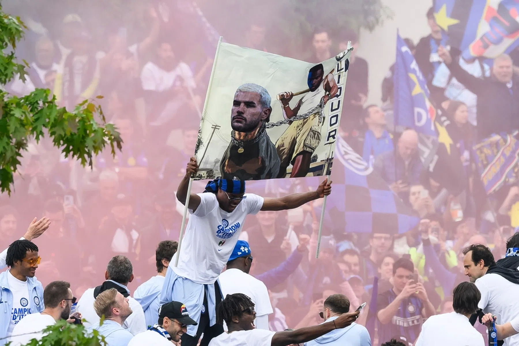 De historie achter de ruzie tussen Denzel Dumfries en Theo Hernández