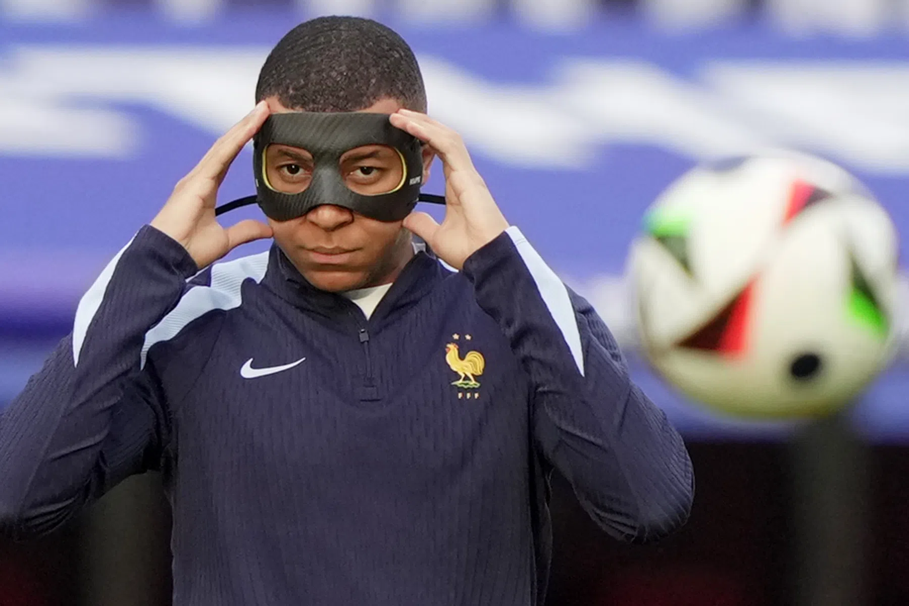 Deschamps verdedigt keuzes: 'Ik heb niet gebluft met Mbappé'