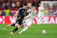 Thumbnail for article: Hongarije scoort in honderdste minuut en dompelt Schotten in rouw