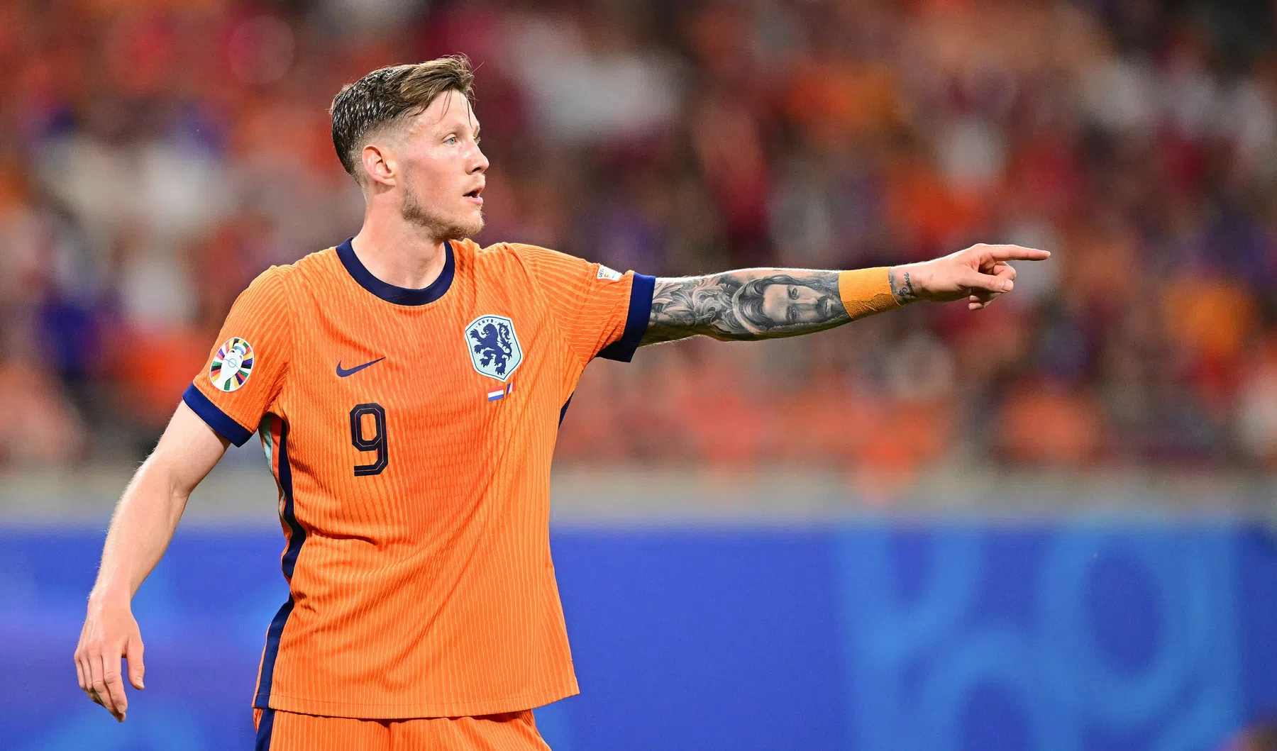 Weghorst voelt basisplaats dichterbij komen: 'Kan dit elftal beter maken'