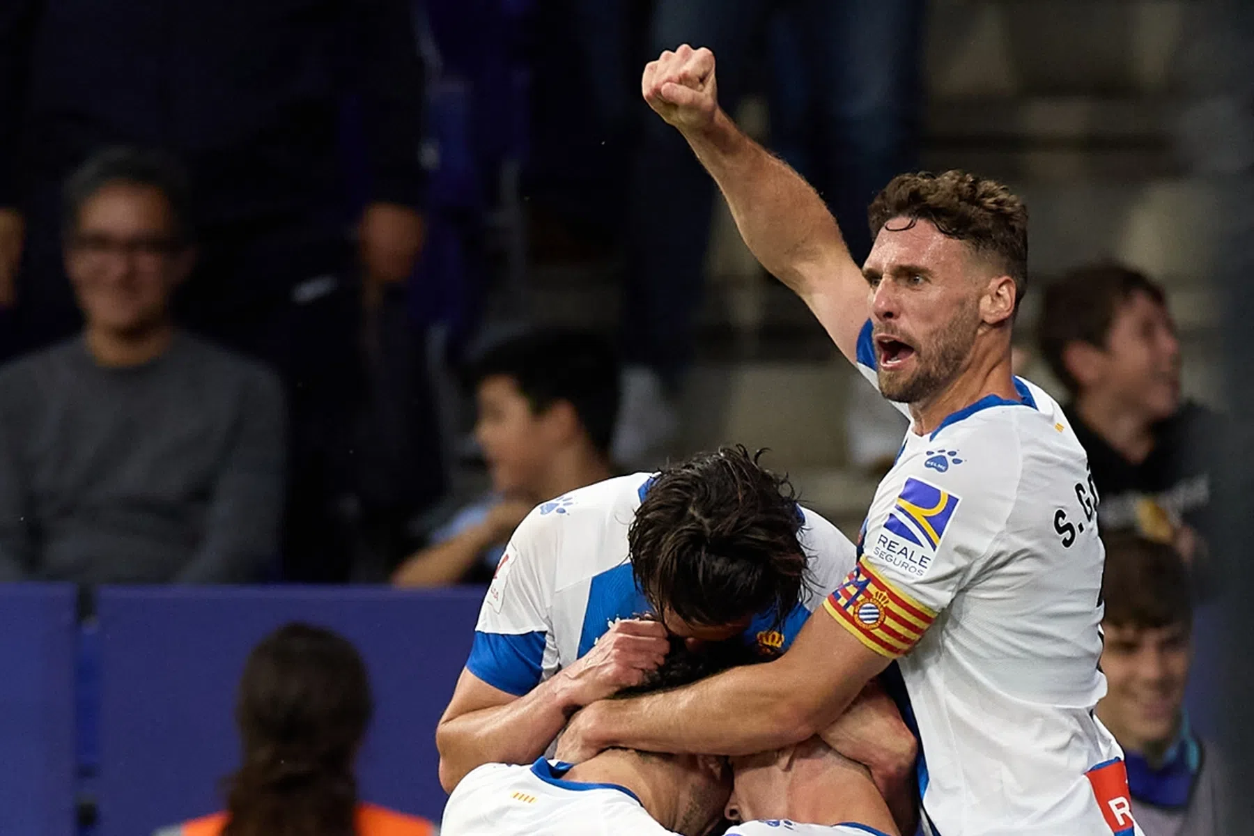 Espanyol draait achterstand om en keert na een jaar terug naar La Liga