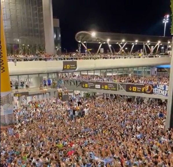 Tien over vijf 's nachts? Geen probleem voor uitzinnige Málaga-fans
