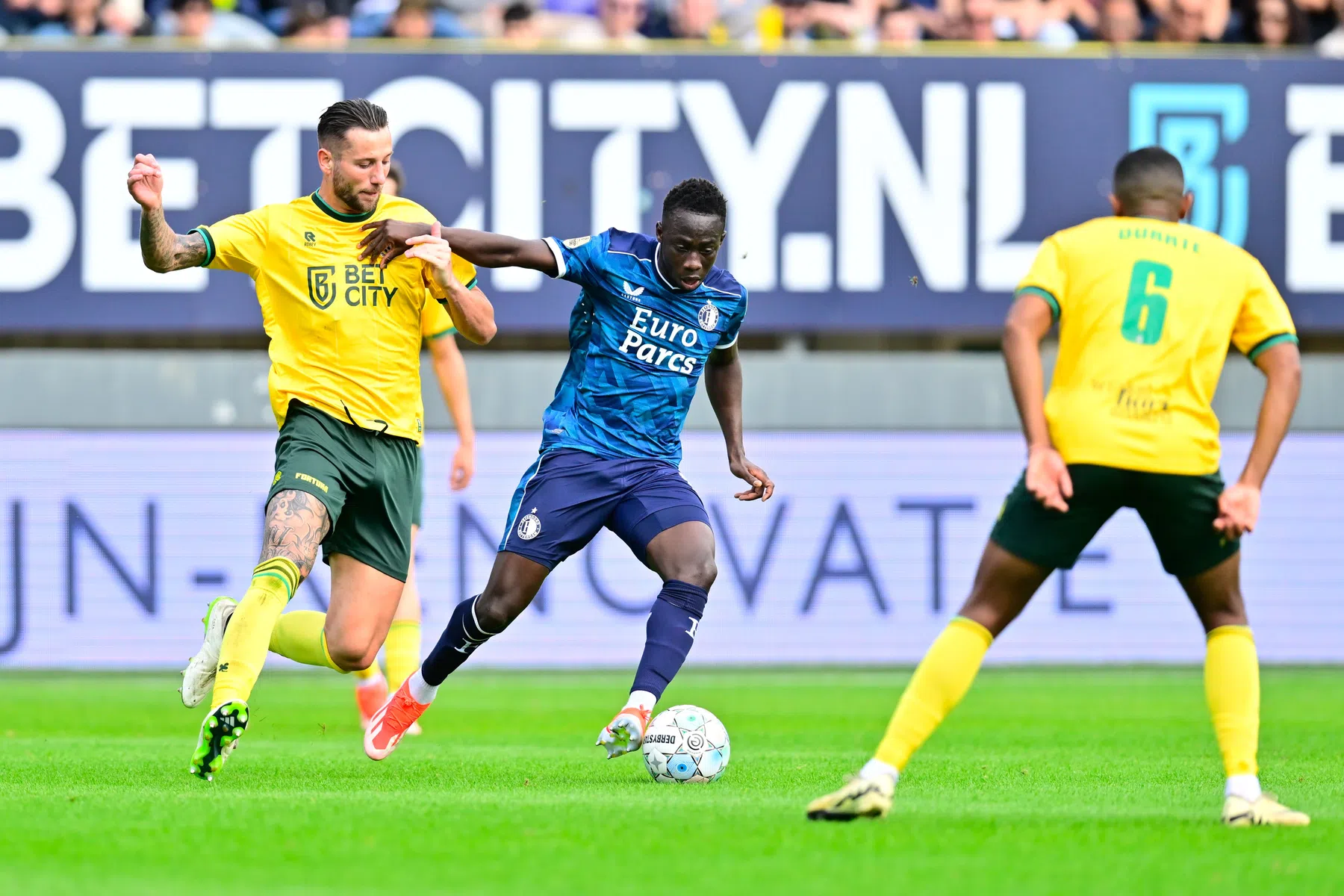 'Newcastle gaat flink cashen met Feyenoord-huurling Minteh'