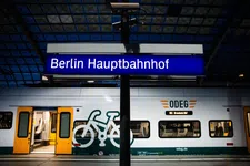 Thumbnail for article: Koeman vindt treinexperiment Oranje voor herhaling vatbaar