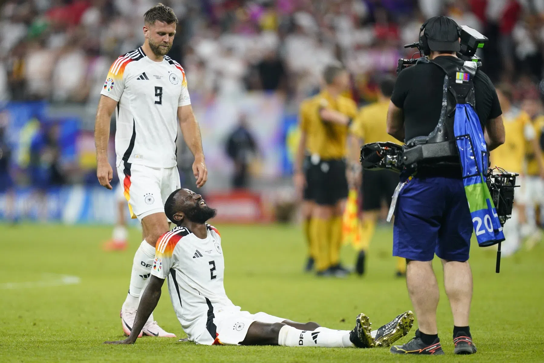 Defensief probleem dreigt voor Duitsland in achtste finale