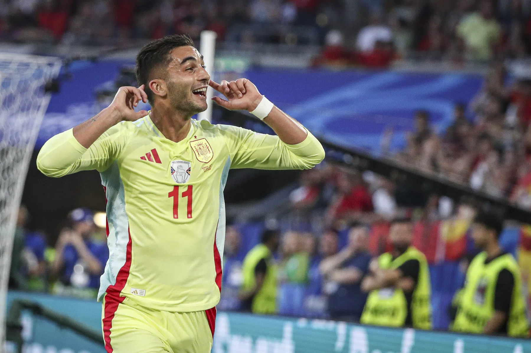 Spanje blijft foutloos en elimineert Albanië