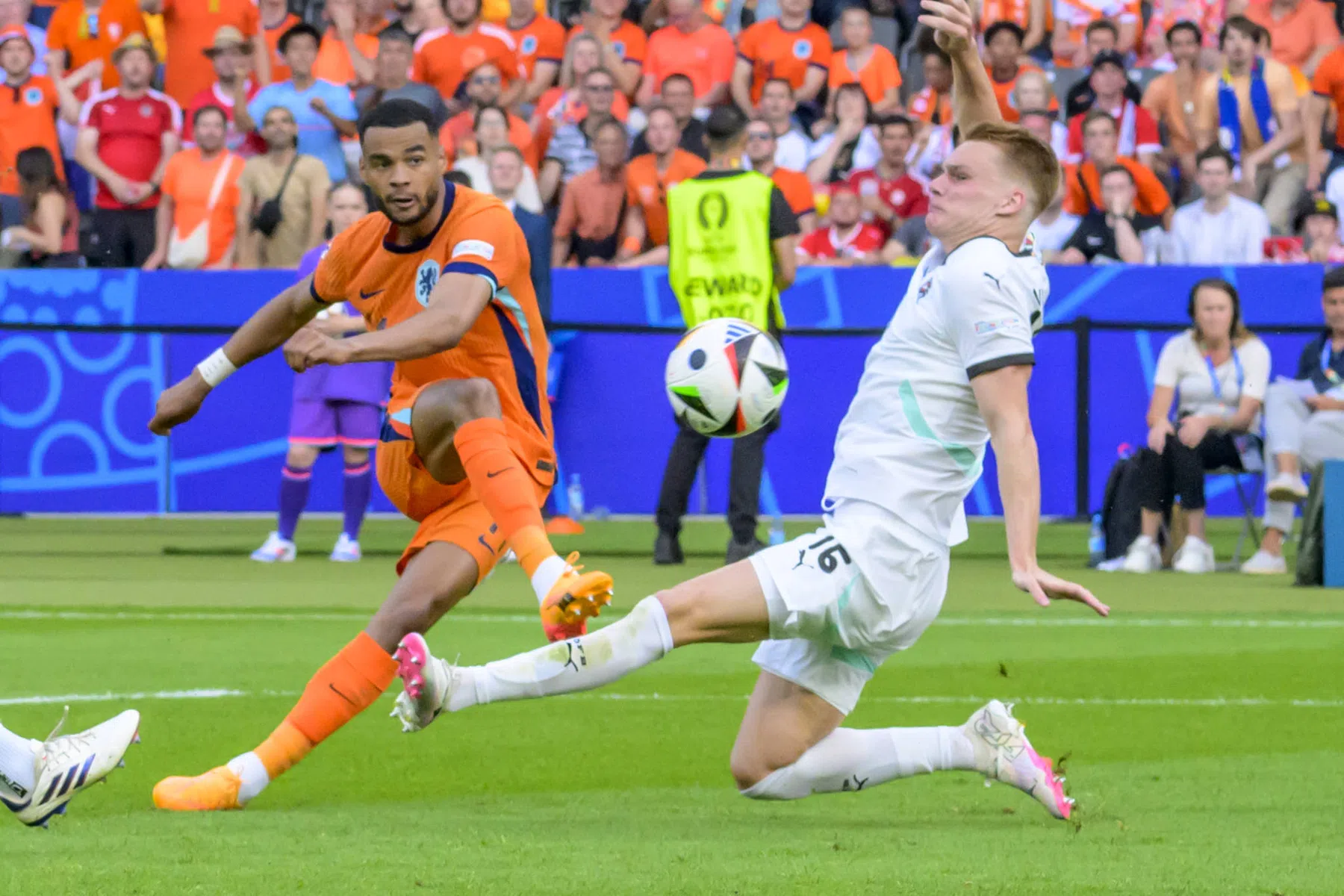 Oranje in cijfers: weggetikt in openingsfase, Veerman zakt door het ijs