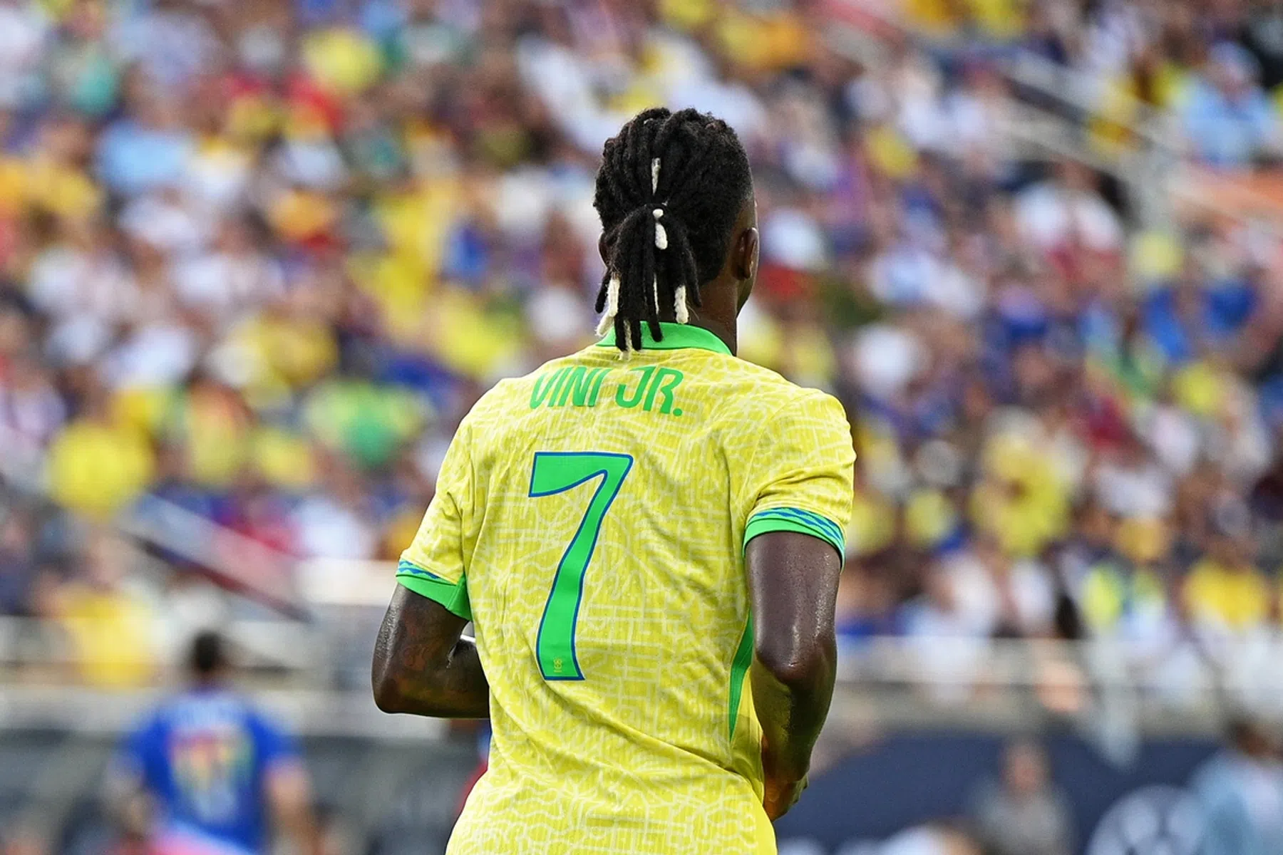 Vinícius klaagt: 'Ze hebben de velden bewust kleiner gemaakt'