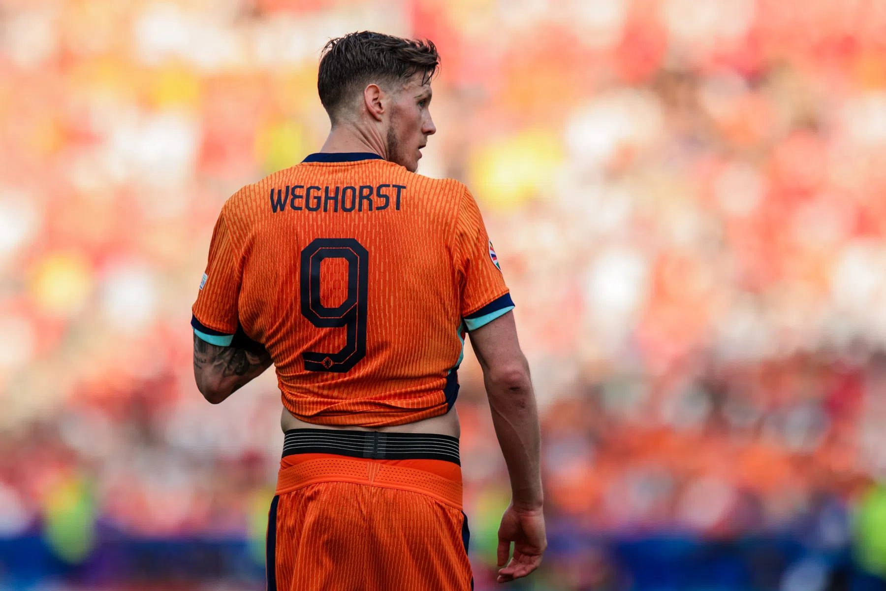 Weghorst maakt er twee in gewonnen oefenduel Oranje