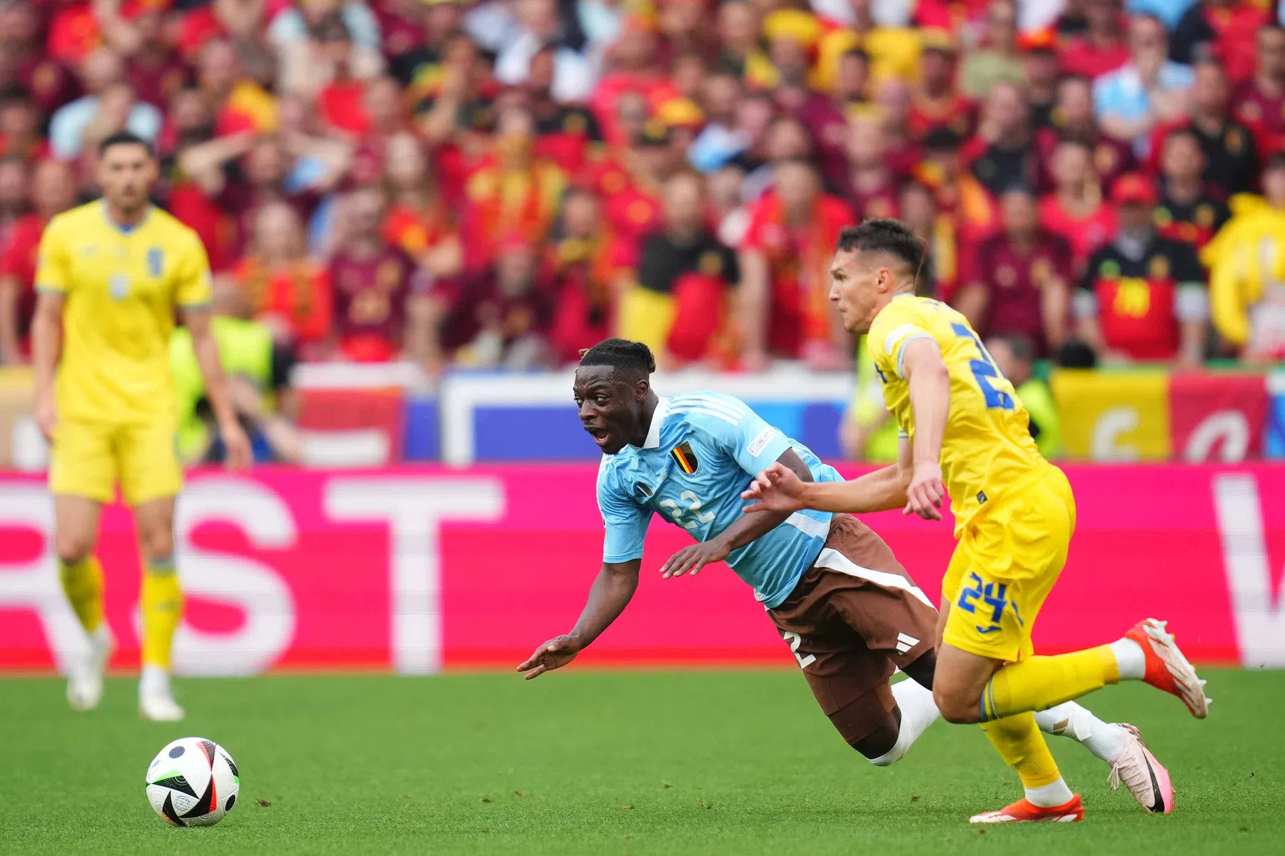 België stelt teleur en treft Frankrijk in achtste finale

