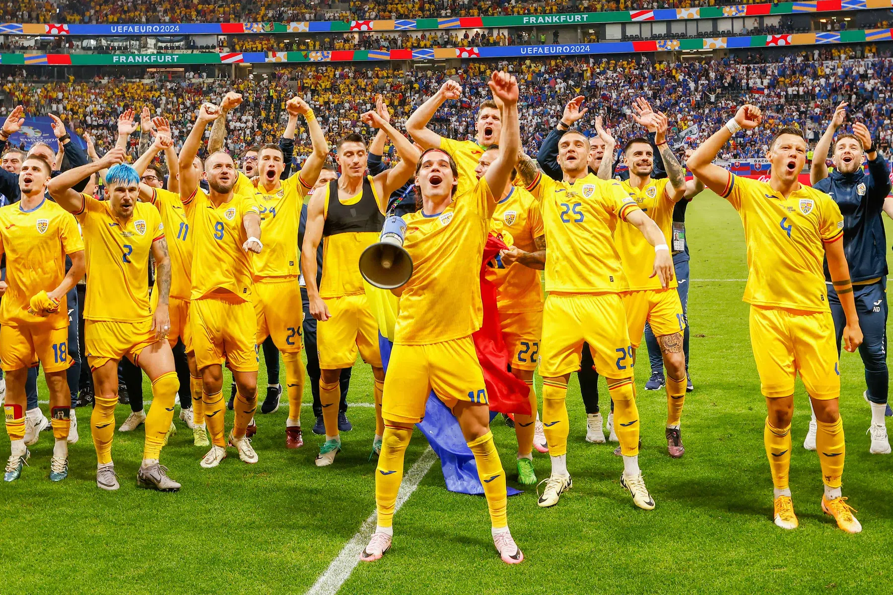 Oranje treft dinsdag Roemenië in achtste finale EK