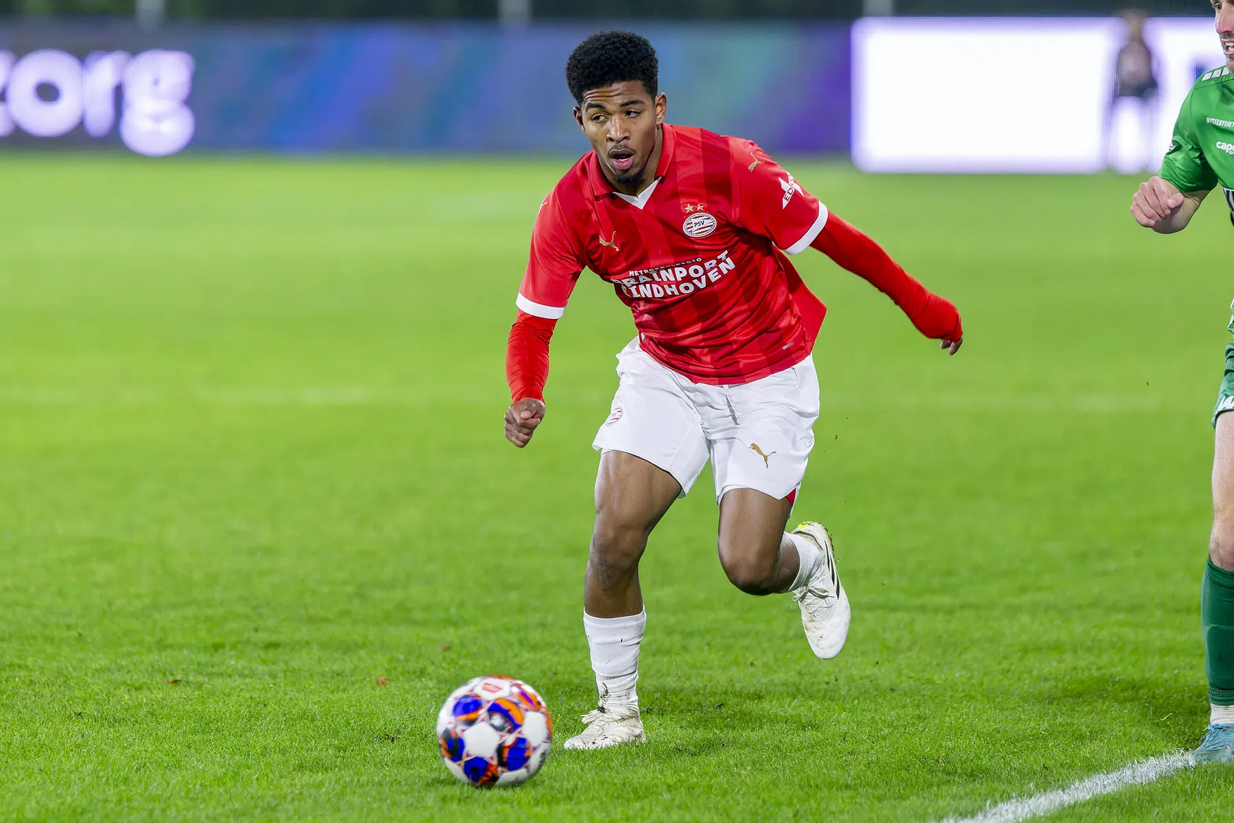Sambo tekent na vertrek bij PSV voor Burnley