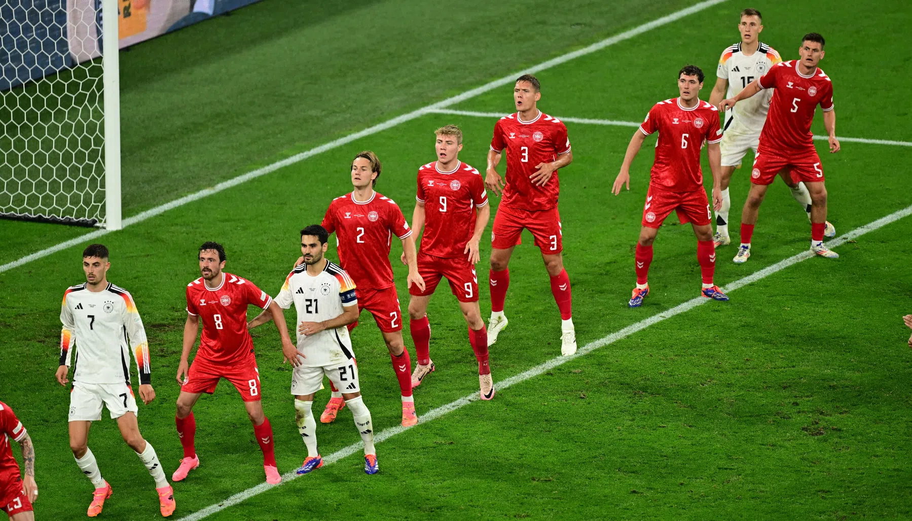 Überpechvogel Andersen krijgt twee VAR-beslissingen in twee minuten tegen