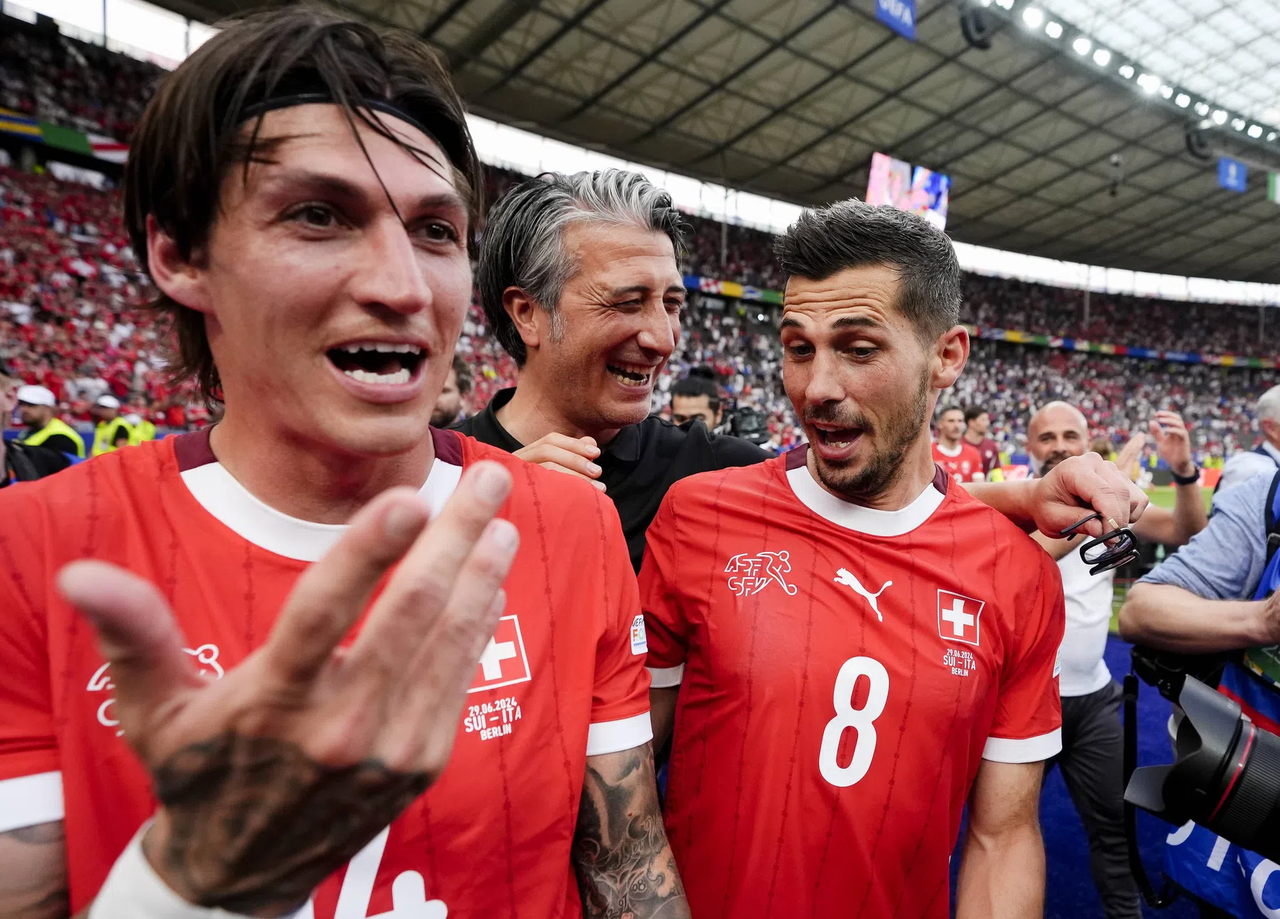 Zwitsers in extase: 'Wisten dat we ze kapot zouden maken'