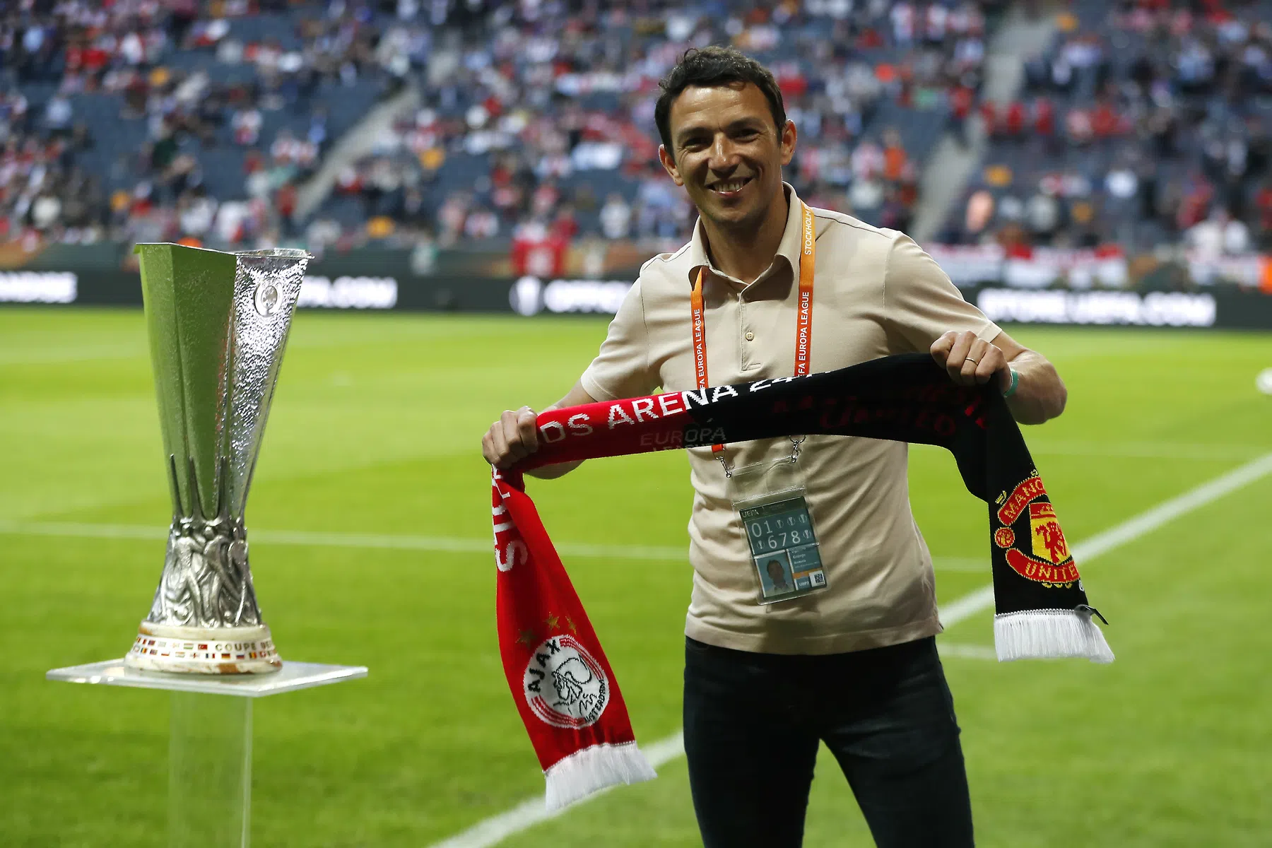 Oud-Ajacied Ogararu waarschuwt Roemenië voor Oranje: 'Hij maakt me bang'