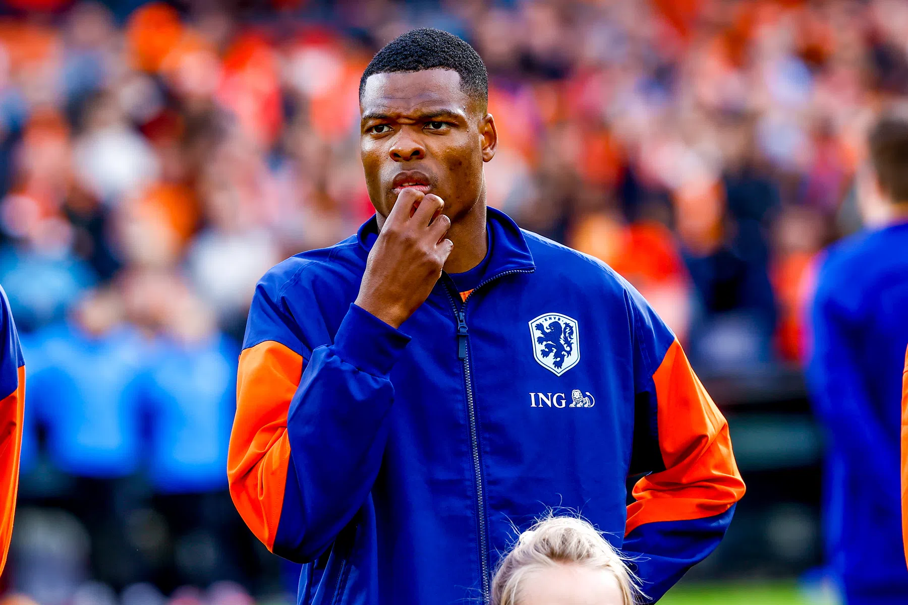 Dumfries schiet in de lach na vraag over lies: 'Waar haal jij je informatie?'