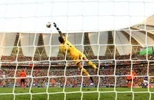 Thumbnail for article: Maarten Stekelenburg en de redding die een hele zomer oranje kleurde