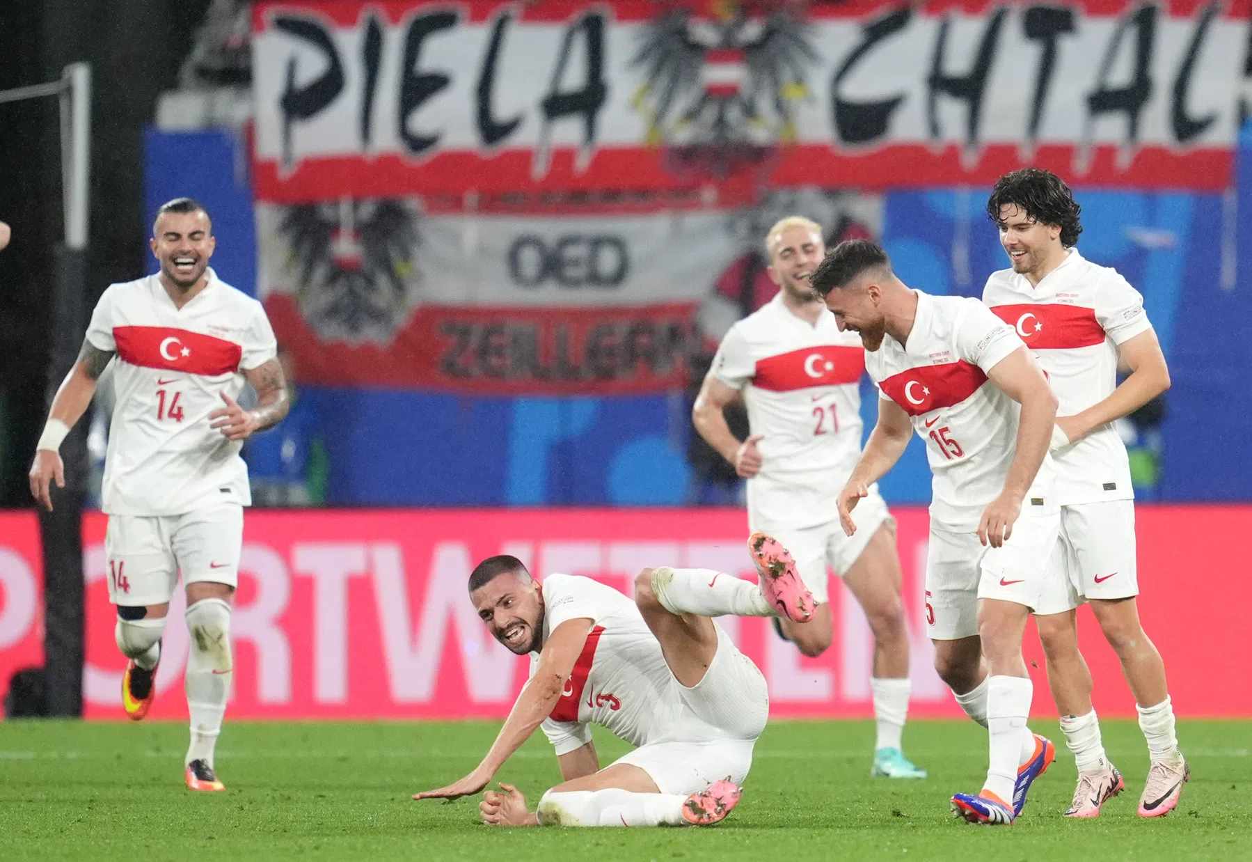 Turkije verrast Oostenrijk en vormt volgende Oranje-horde