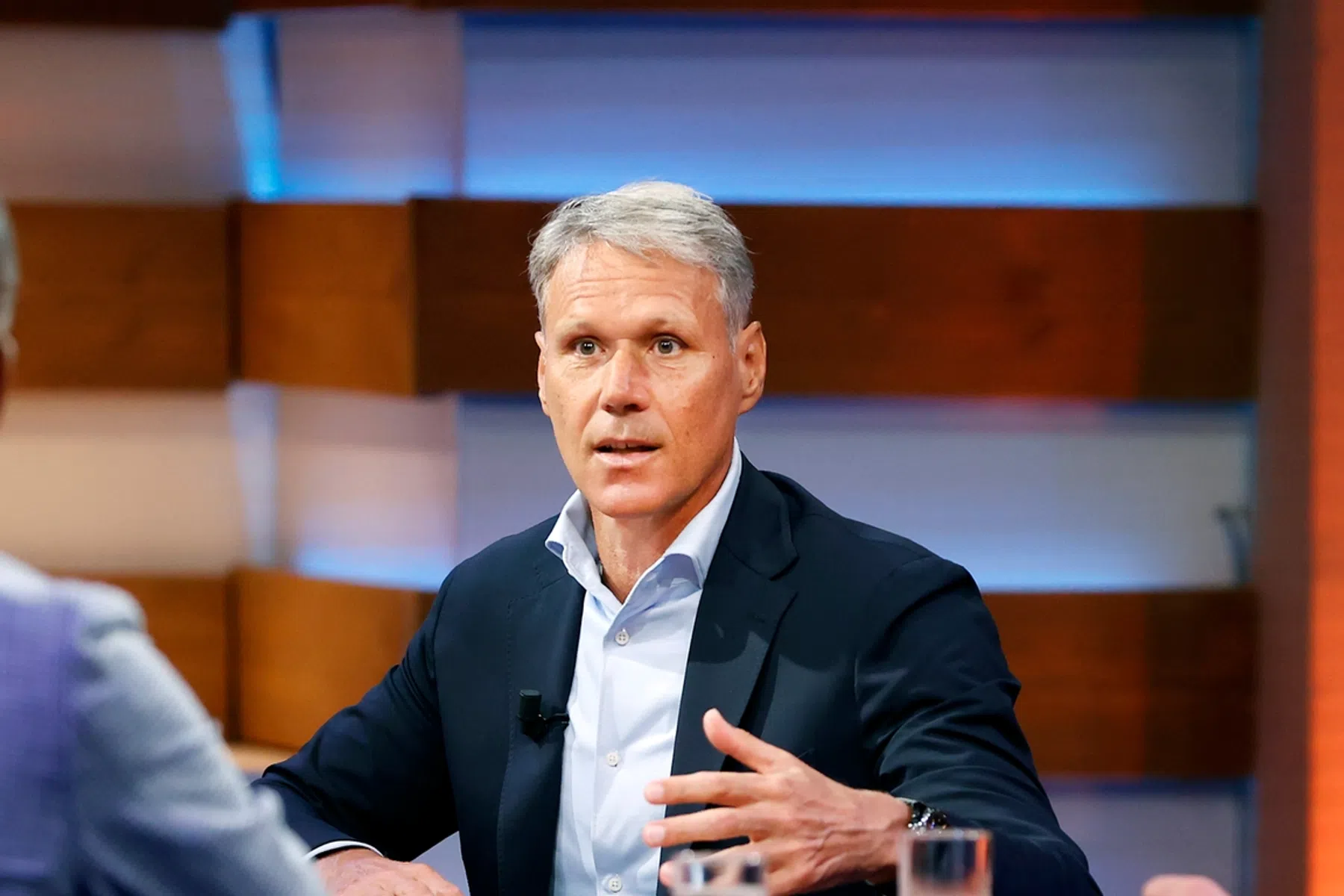 Oranje-betoog Van Basten: 'Iedereen is maar aardig en lief'