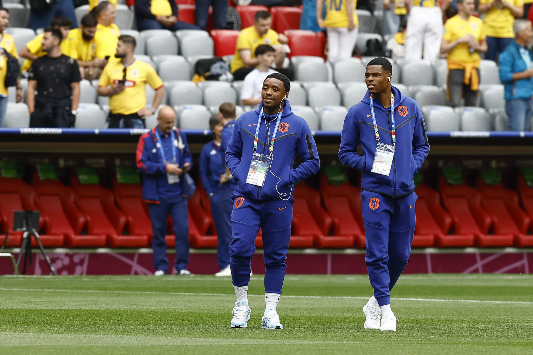 Dumfries prijst 'middenvelder' Bergwijn: 'We kennen elkaar door en door'