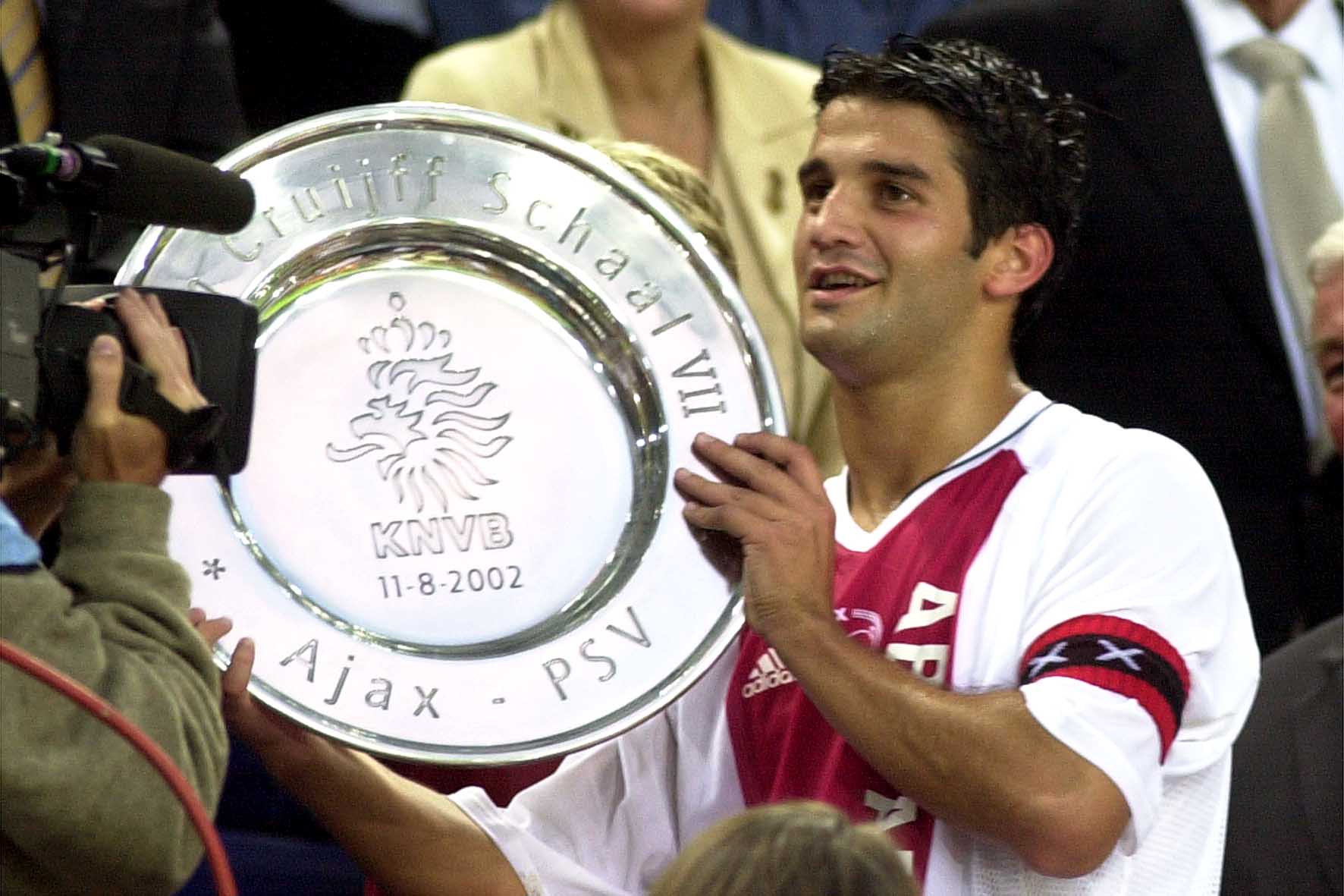 Chivu gaat in op afgeketste terugkeer bij Ajax: 'Ik voelde me wel gevleid'