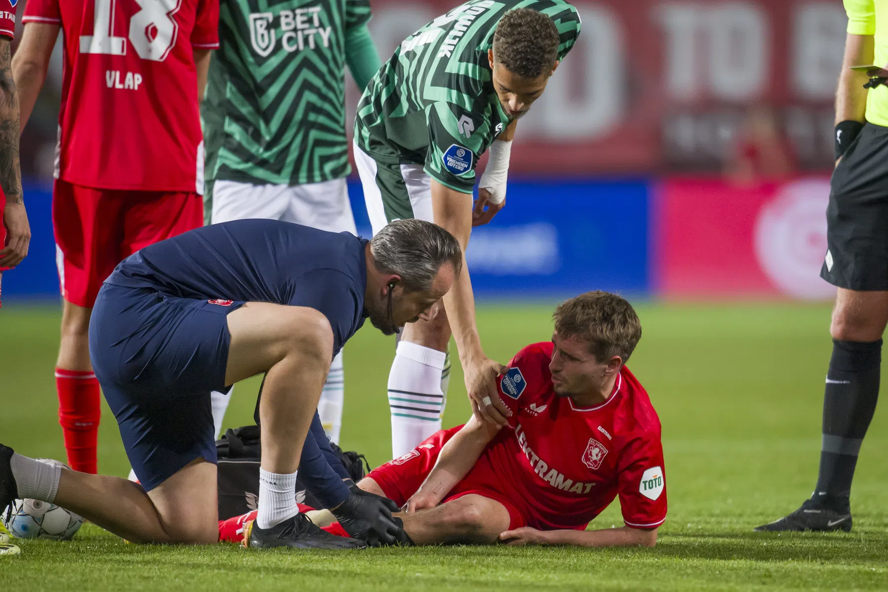 Sadílek mist door kart-ongeluk ook competitiestart FC Twente