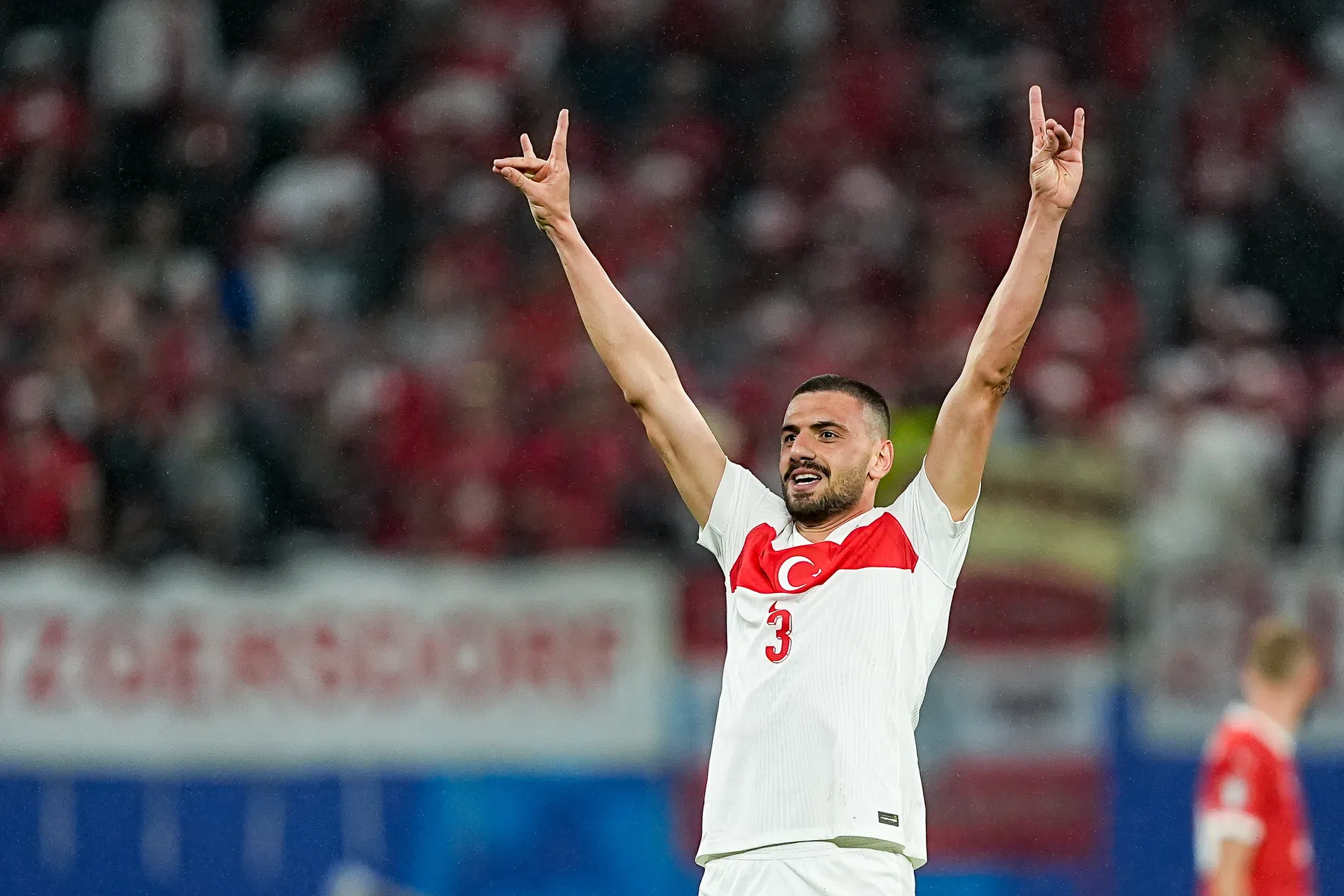 'UEFA onverbiddelijk: wolvengroet kost Demiral duel met Oranje' 