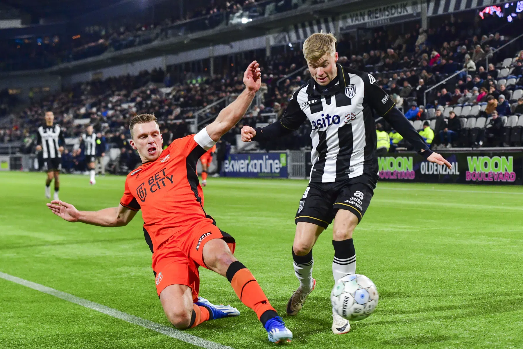 Hansson laat kassa rinkelen bij Heracles Almelo