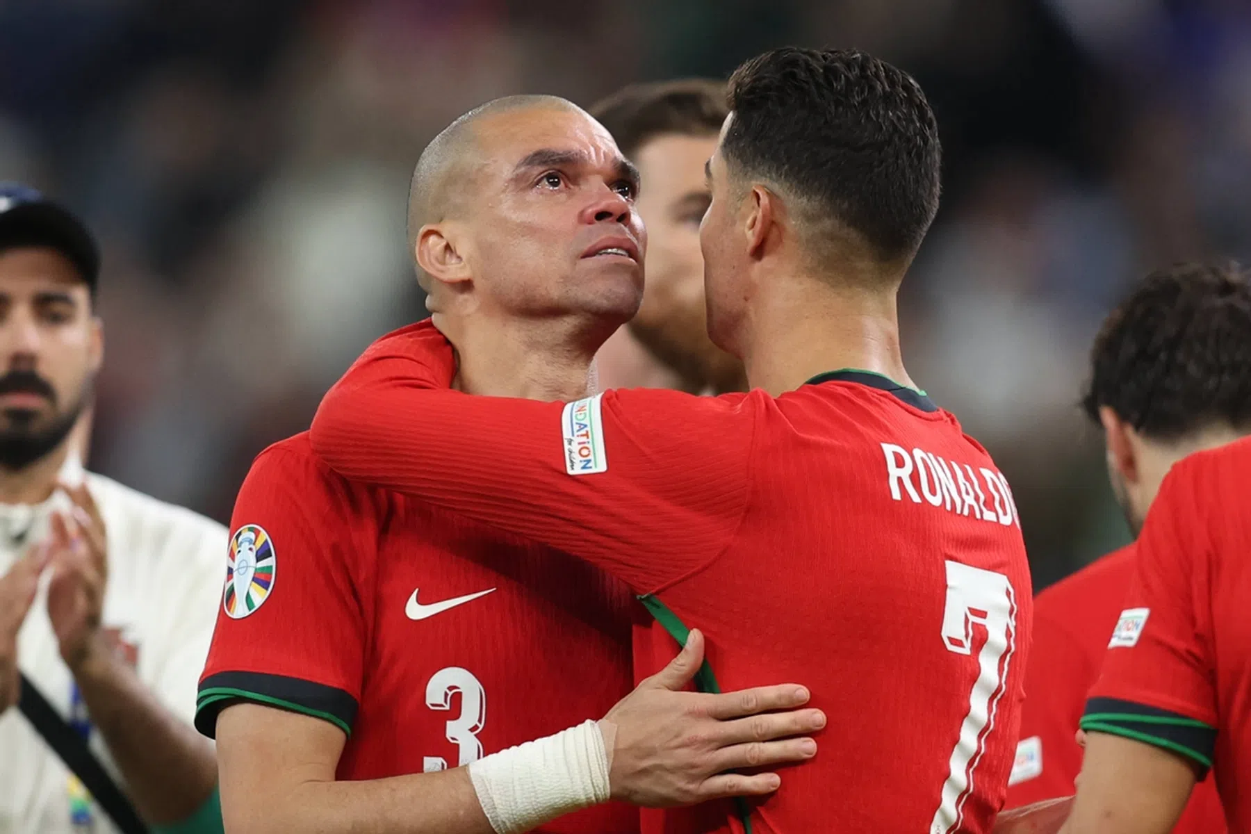 Ontroostbare Pepe in tranen: 'Besluit genomen over mijn toekomst'