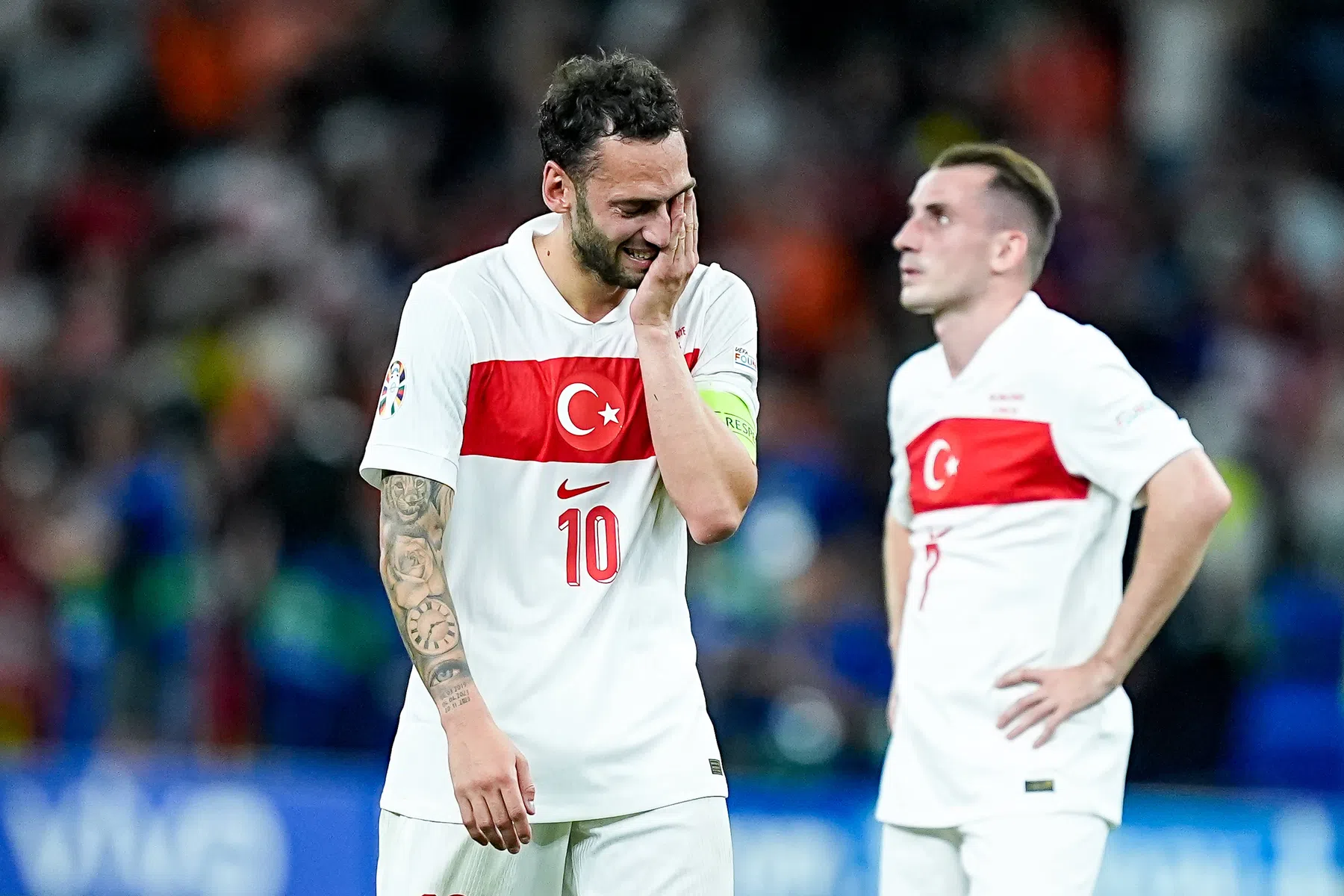 Aanvoerder Calhanoglu in tranen na verloren kwartfinale 