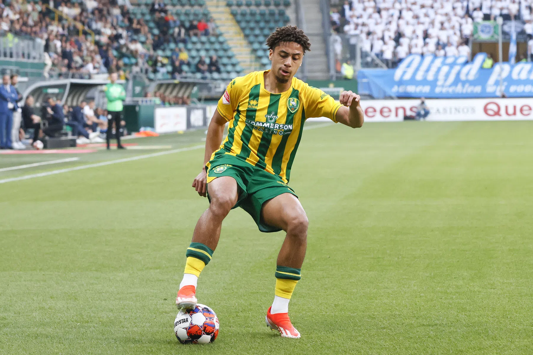 Van amateurs naar Champions League: fraaie transfer jeugdinternational Asante