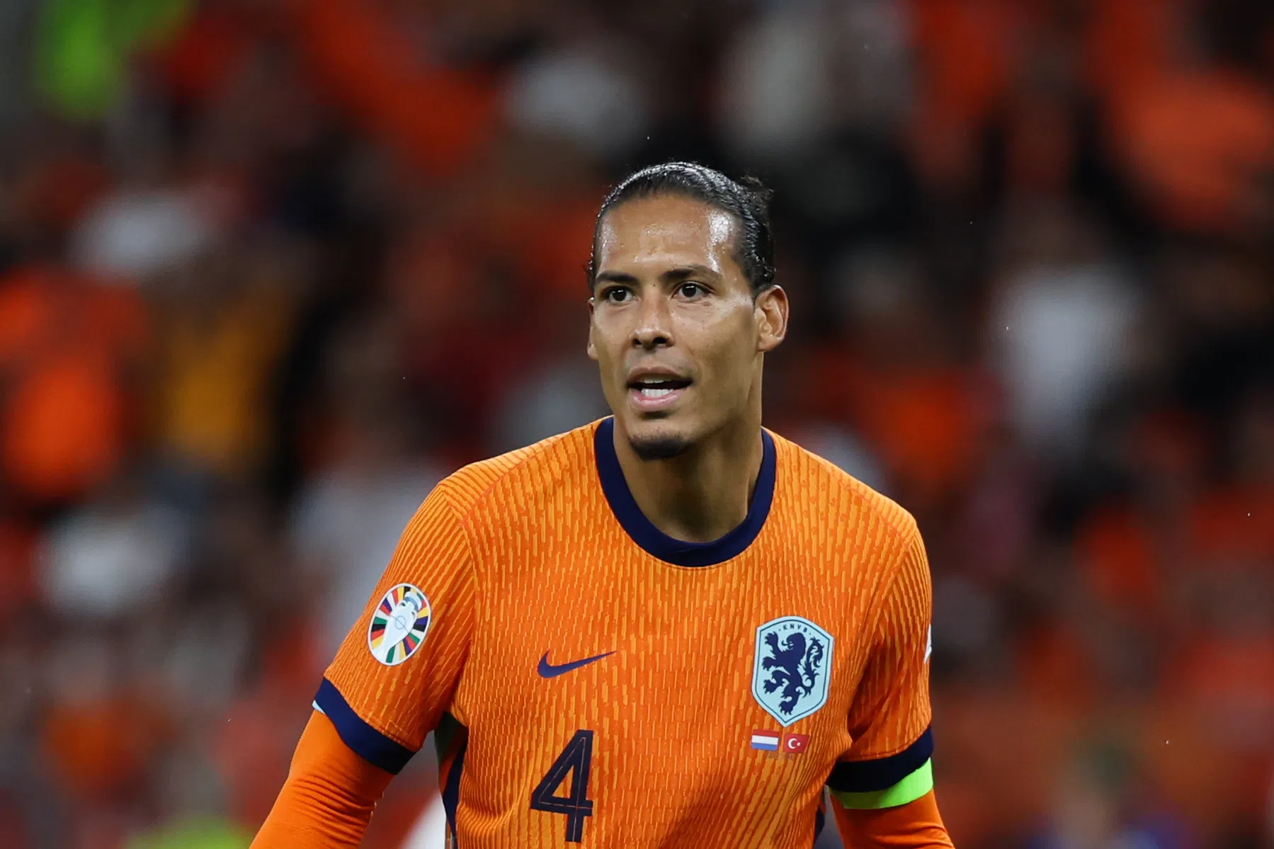 Van Dijk viert verjaardag met Oranje: 'Nu gaan we onze droom waarmaken'