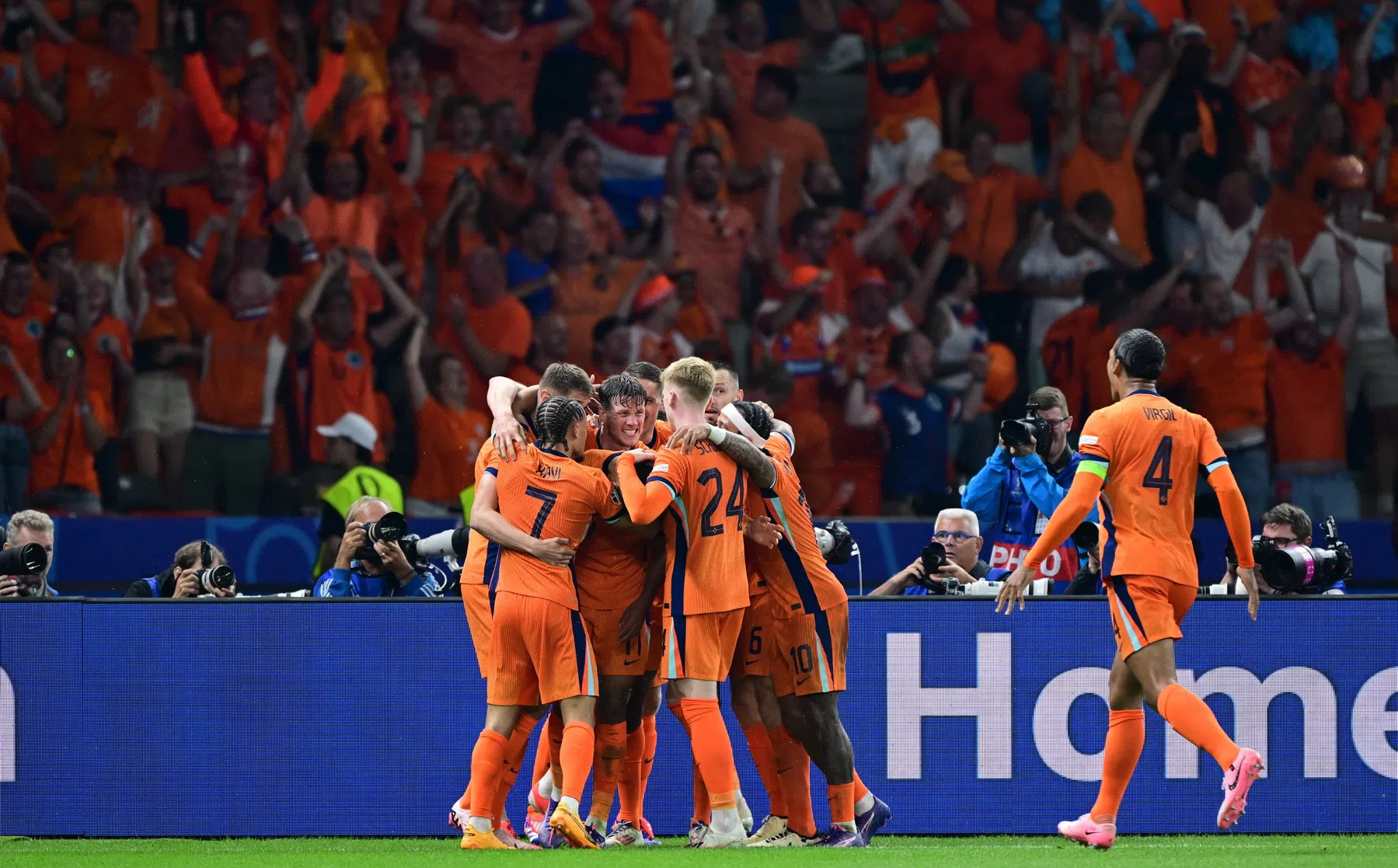 Op welke dag speelt Nederland tegen Engeland en hoe laat is de aftrap?