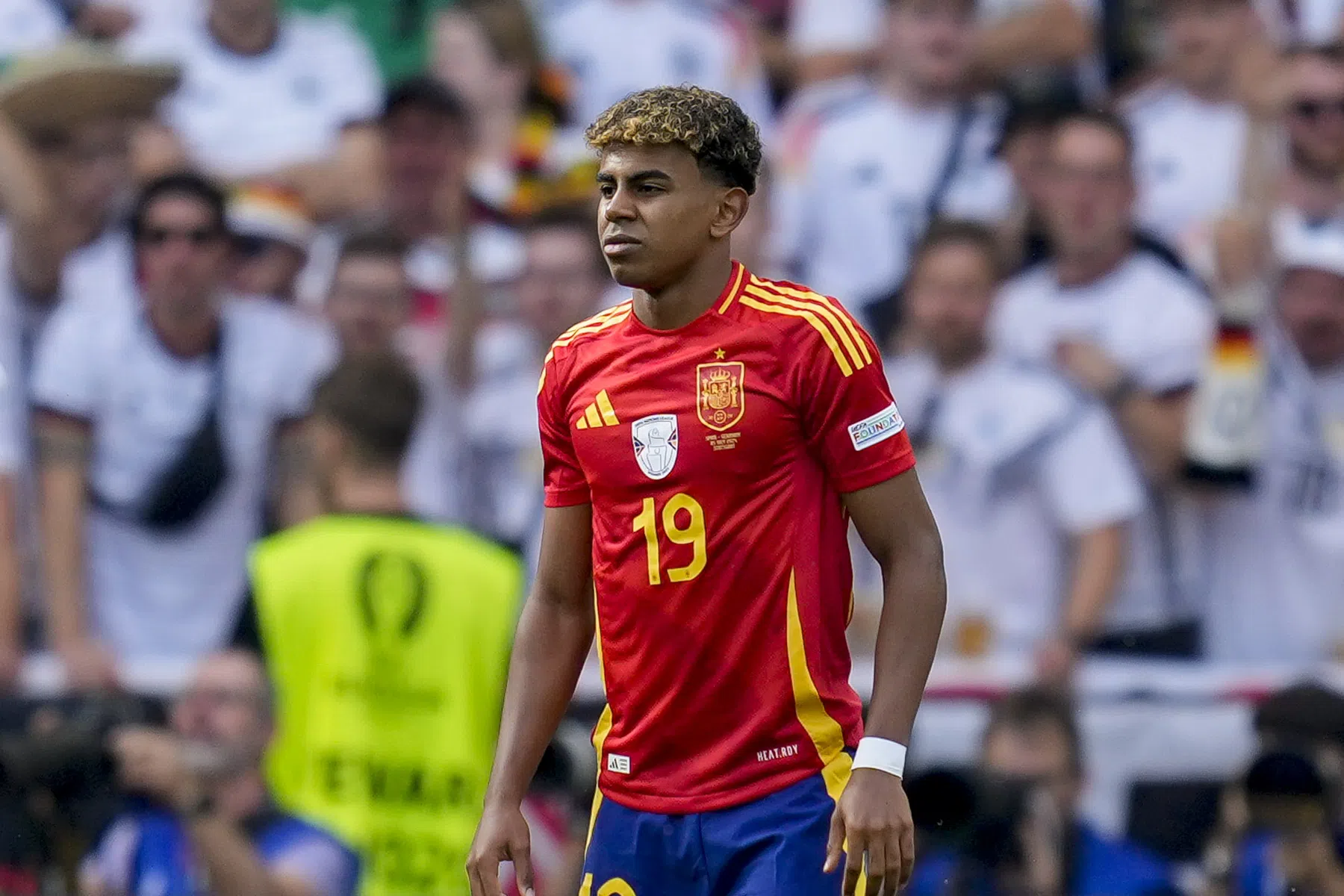 De rechterflank van Spanje breekt mondiale records