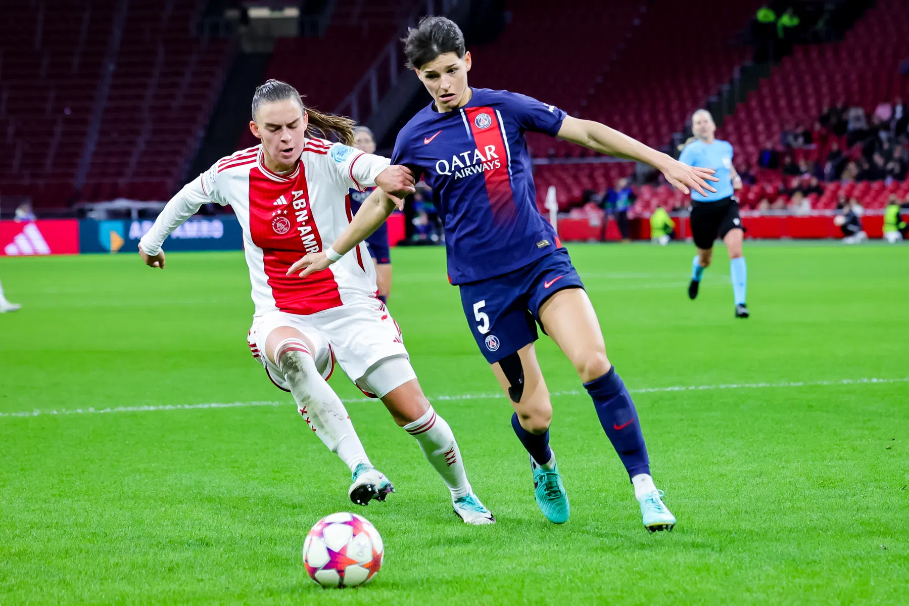 Ajax-topscorer Leuchter maakt toptransfer in vrouwenvoetbal