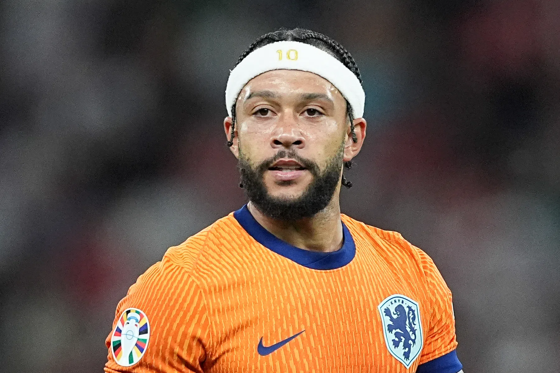 Memphis valt geblesseerd uit, Koeman brengt Veerman als vervanger