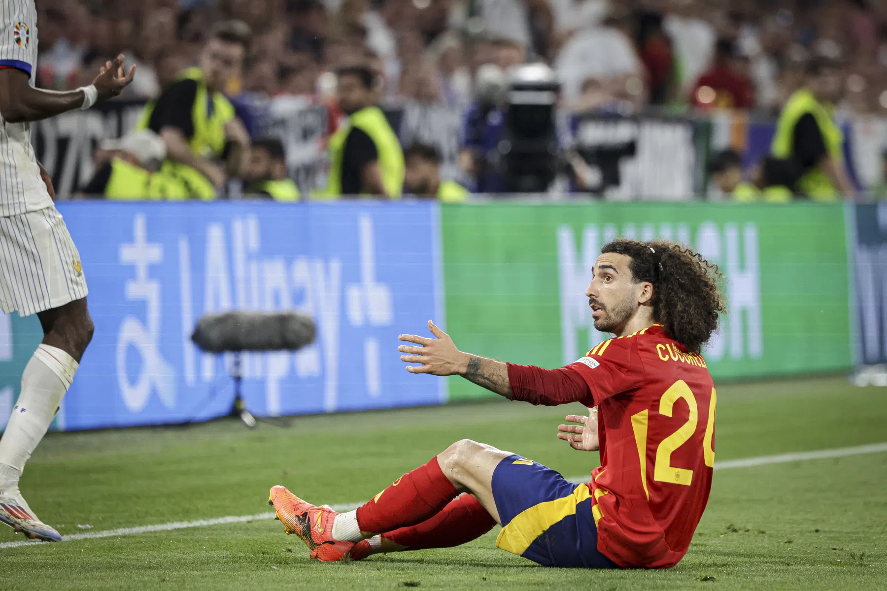 Spanje woedend na reacties op Cucurella: 'Een schande, geen respect'