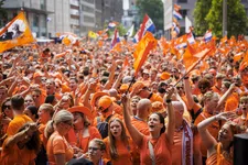 Thumbnail for article: Koningsdag in het kwadraat: Oranjekoorts naar climax