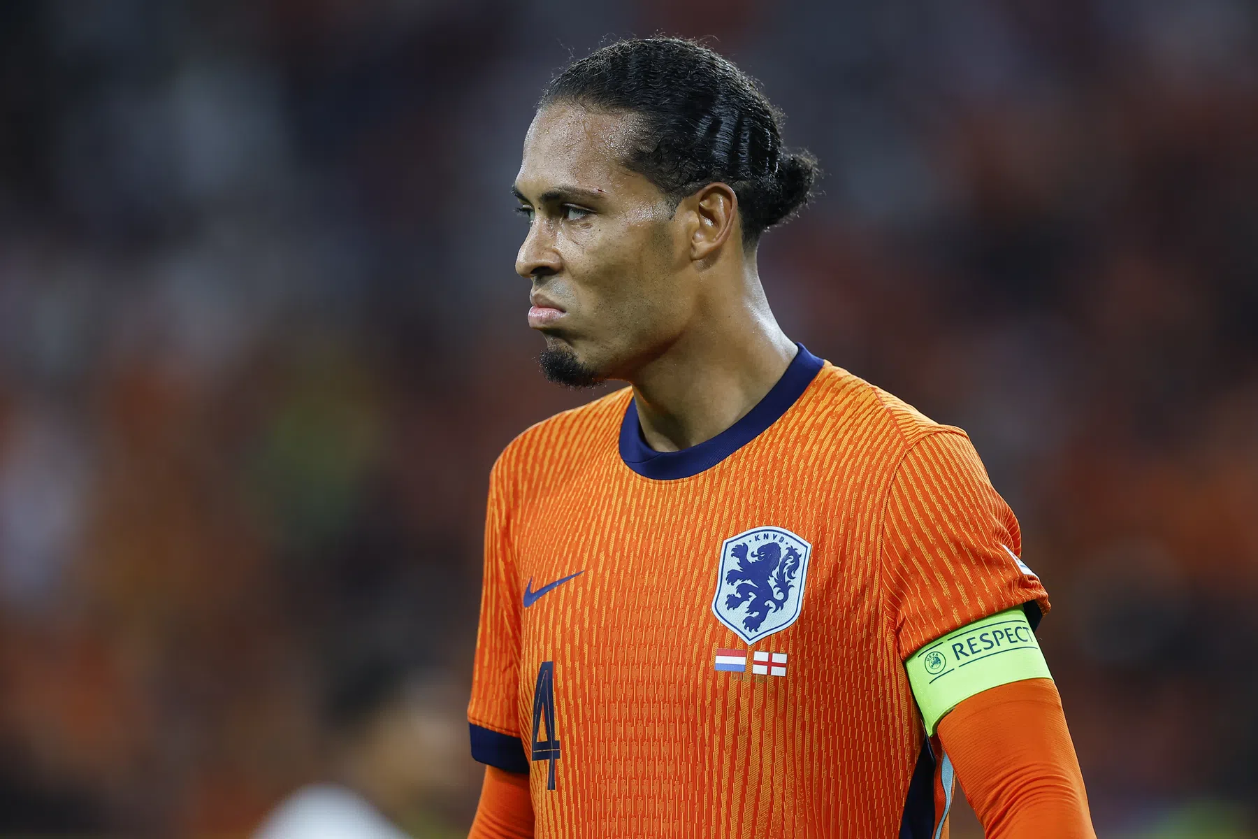 Van Dijk kapot van late tegengoal: 'Dit doet héél veel pijn'