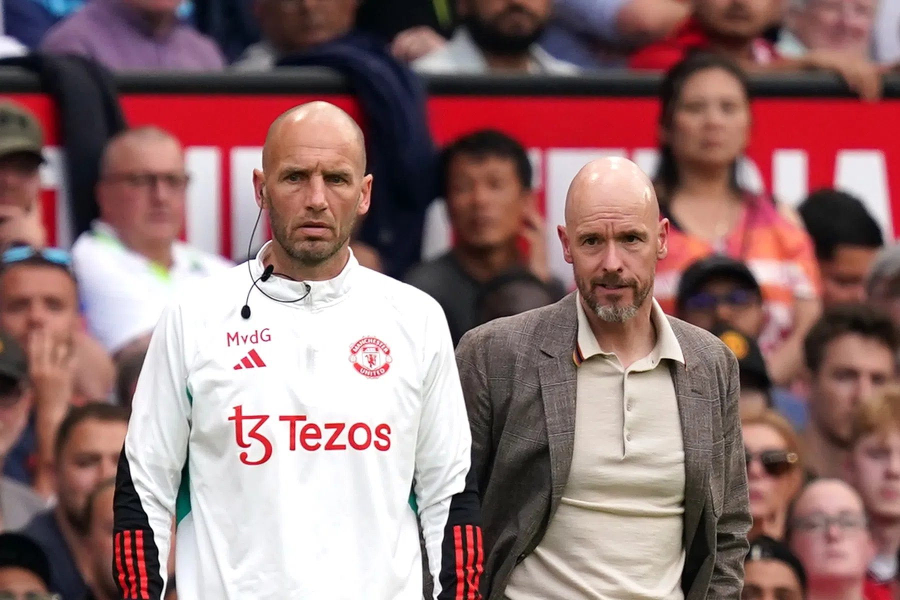 Manchester United en Ten Hag nemen afscheid van Van der Gaag