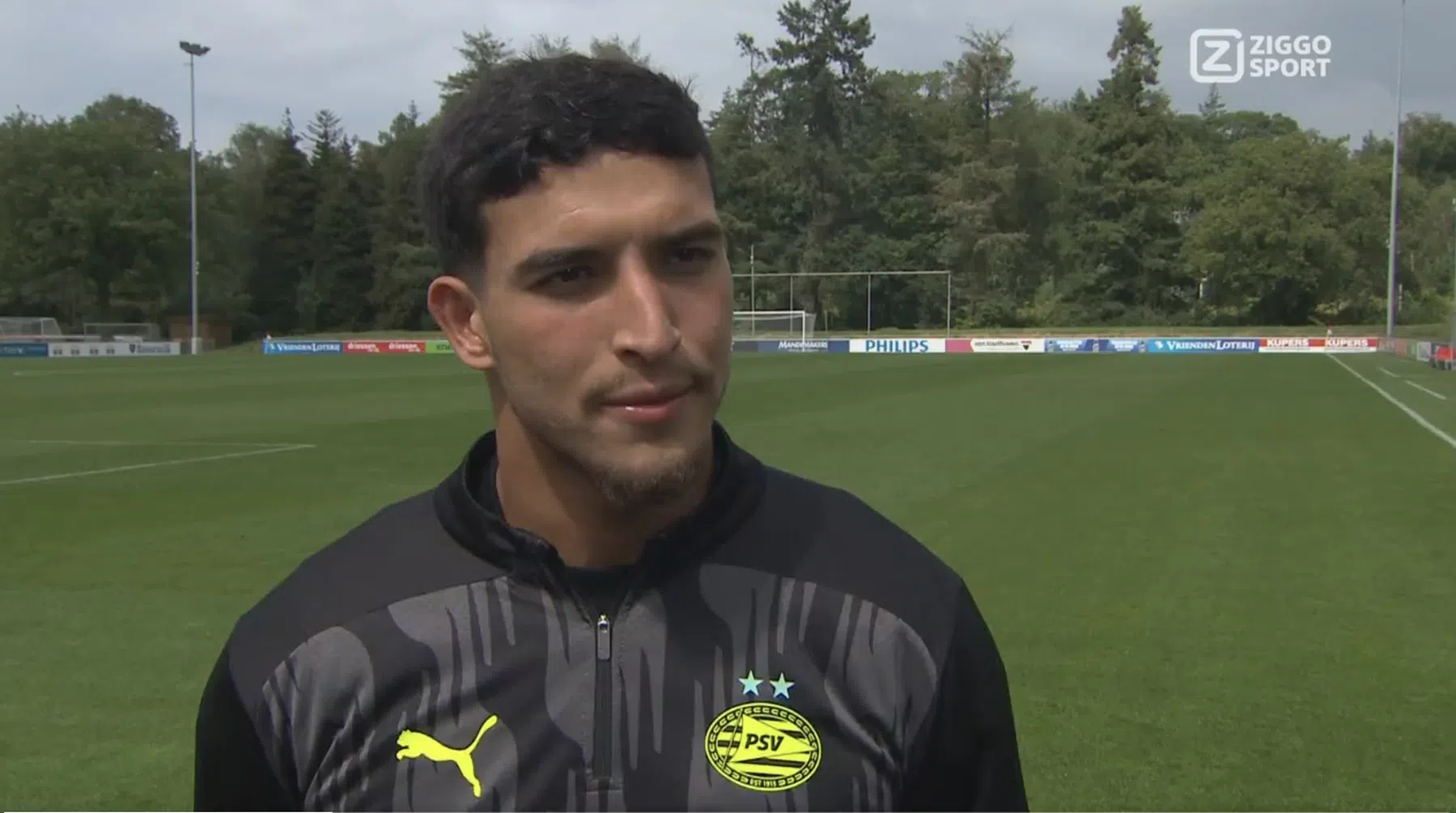 Driouech maakt eindelijk debuut voor PSV: 'Zes maanden te laat'