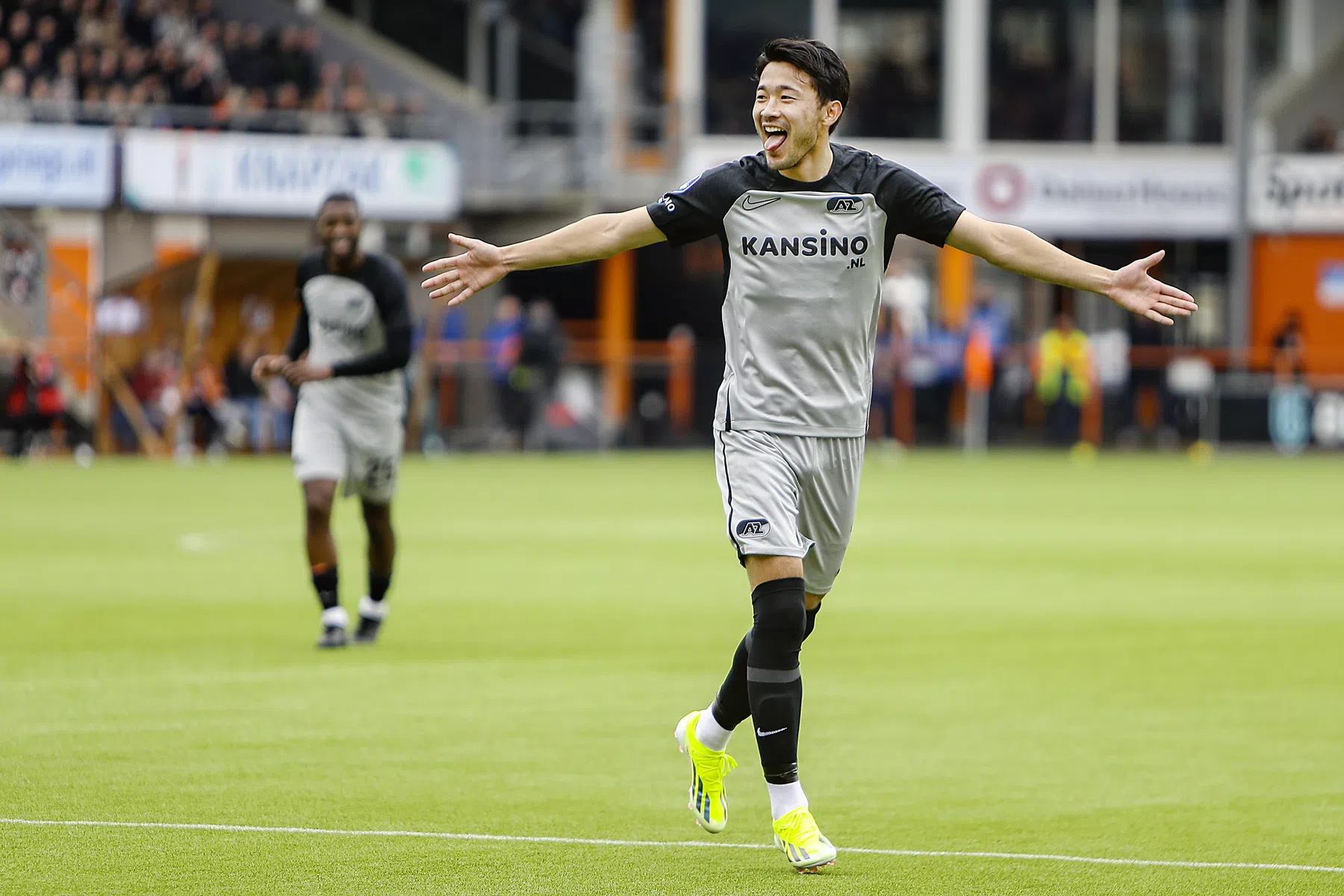 AZ gunt publiekslieveling Sugawara droomtransfer naar Premier League