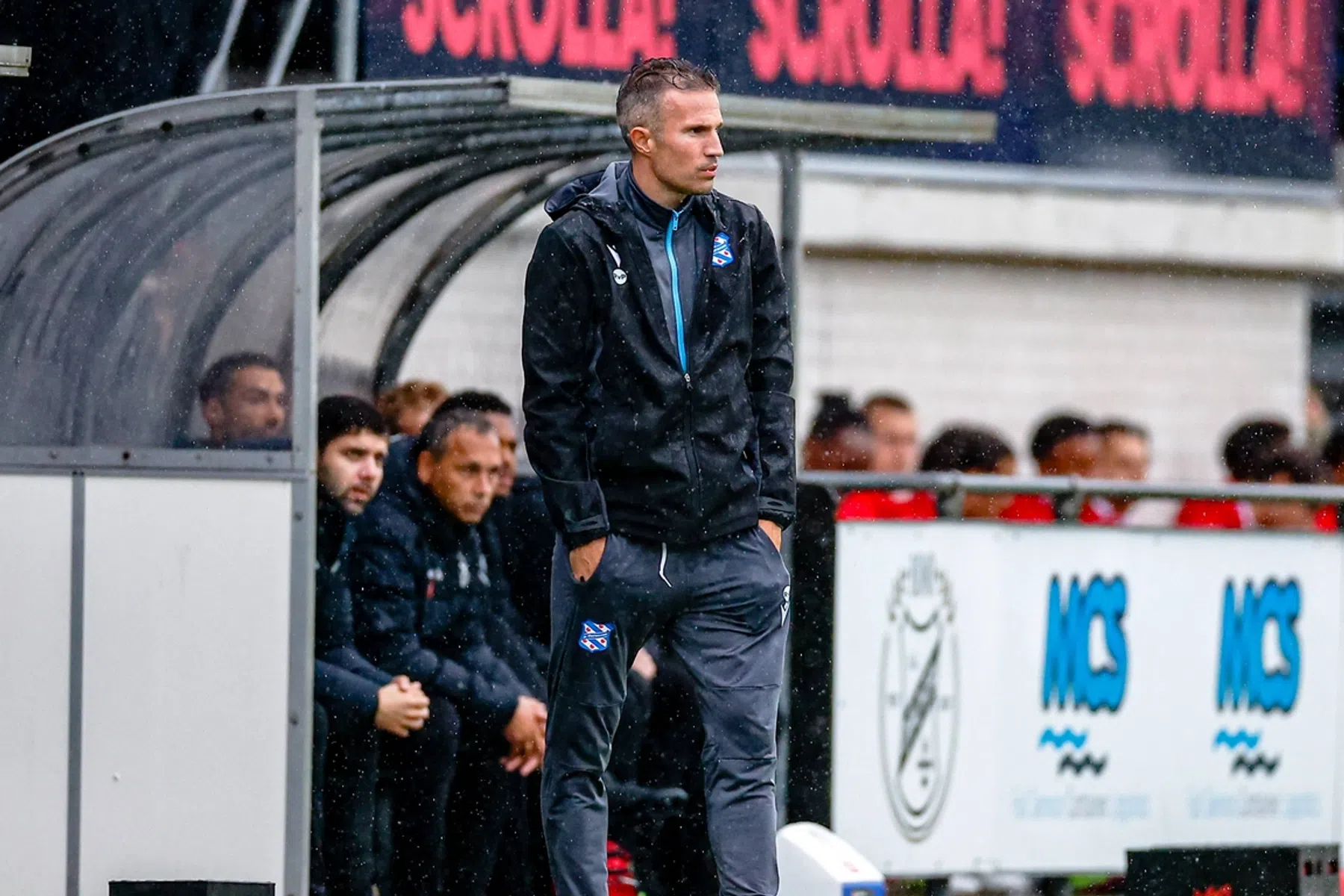 Robin van Persie bouwt steen voor steen aan een villa bij SC Heerenveen