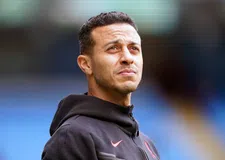 Thumbnail for article: Thiago Alcántara gaat trainerservaring opdoen bij Flicks Barcelona