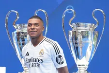 Thumbnail for article: 'Salaris Mbappé bestaat grotendeels uit bonussen'