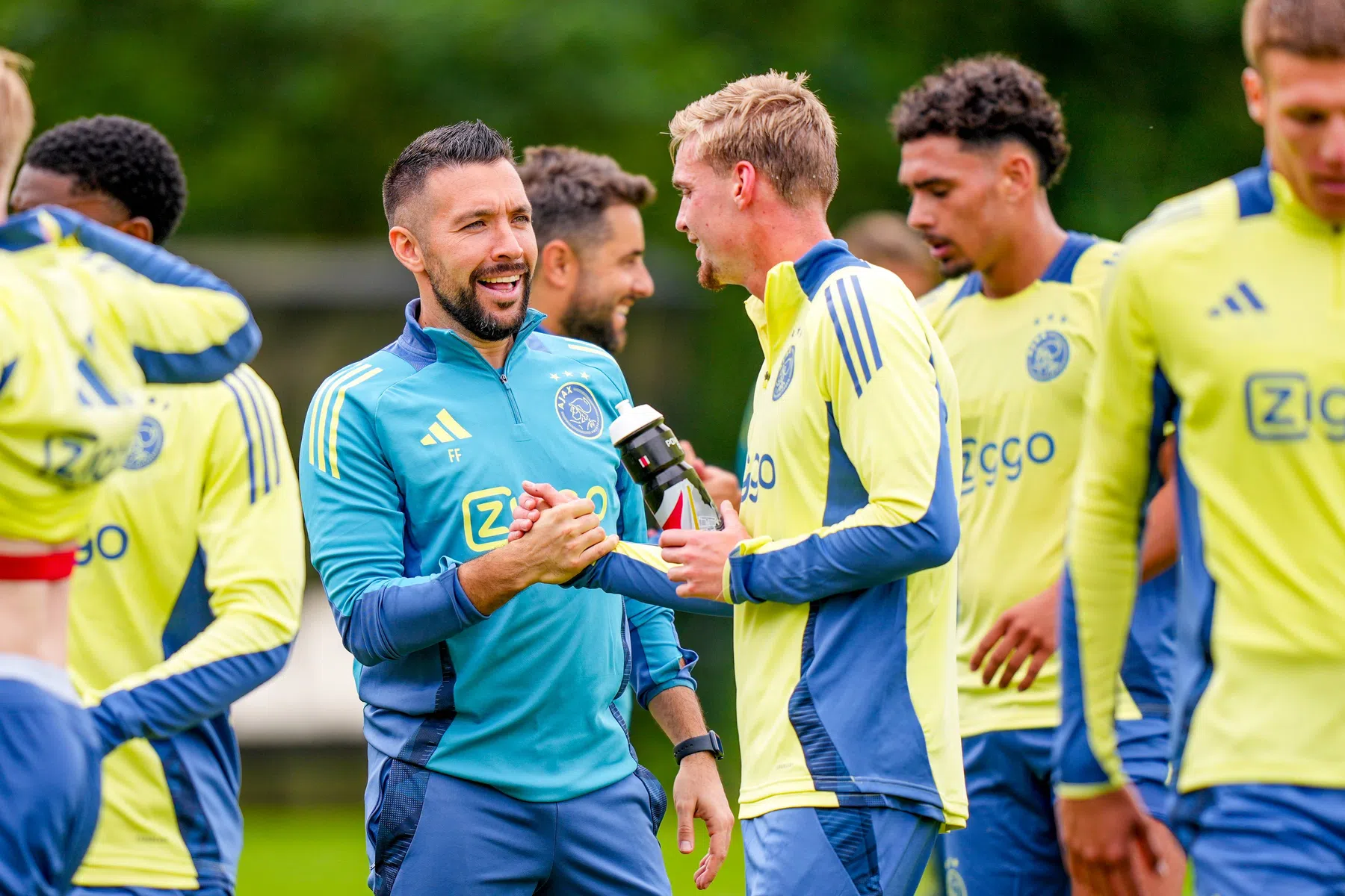 Taylor ziet juist voordeel in hyperactieve coaching van Farioli